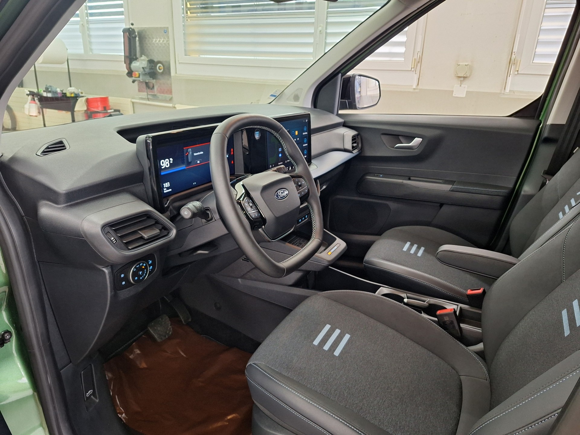 FORD Tourneo Courier Elektro 54kWh Active⚡CH-Auslieferung mit Garantie bis August 2028 / Anhängerkupplung⚡-image-10