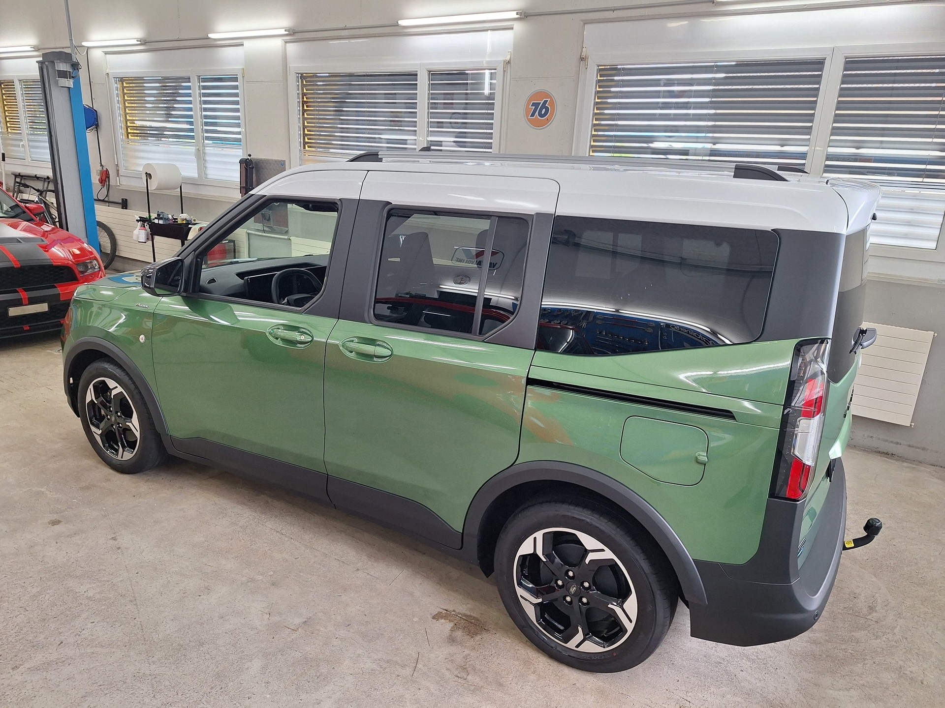 FORD Tourneo Courier Elektro 54kWh Active⚡CH-Auslieferung mit Garantie bis August 2028 / Anhängerkupplung⚡-image-6