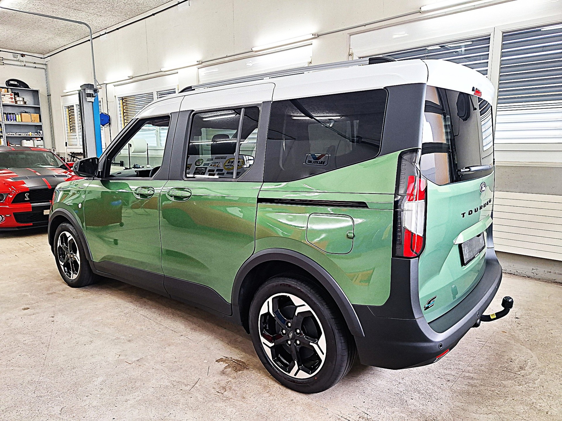 FORD Tourneo Courier Elektro 54kWh Active⚡CH-Auslieferung mit Garantie bis August 2028 / Anhängerkupplung⚡-image-5