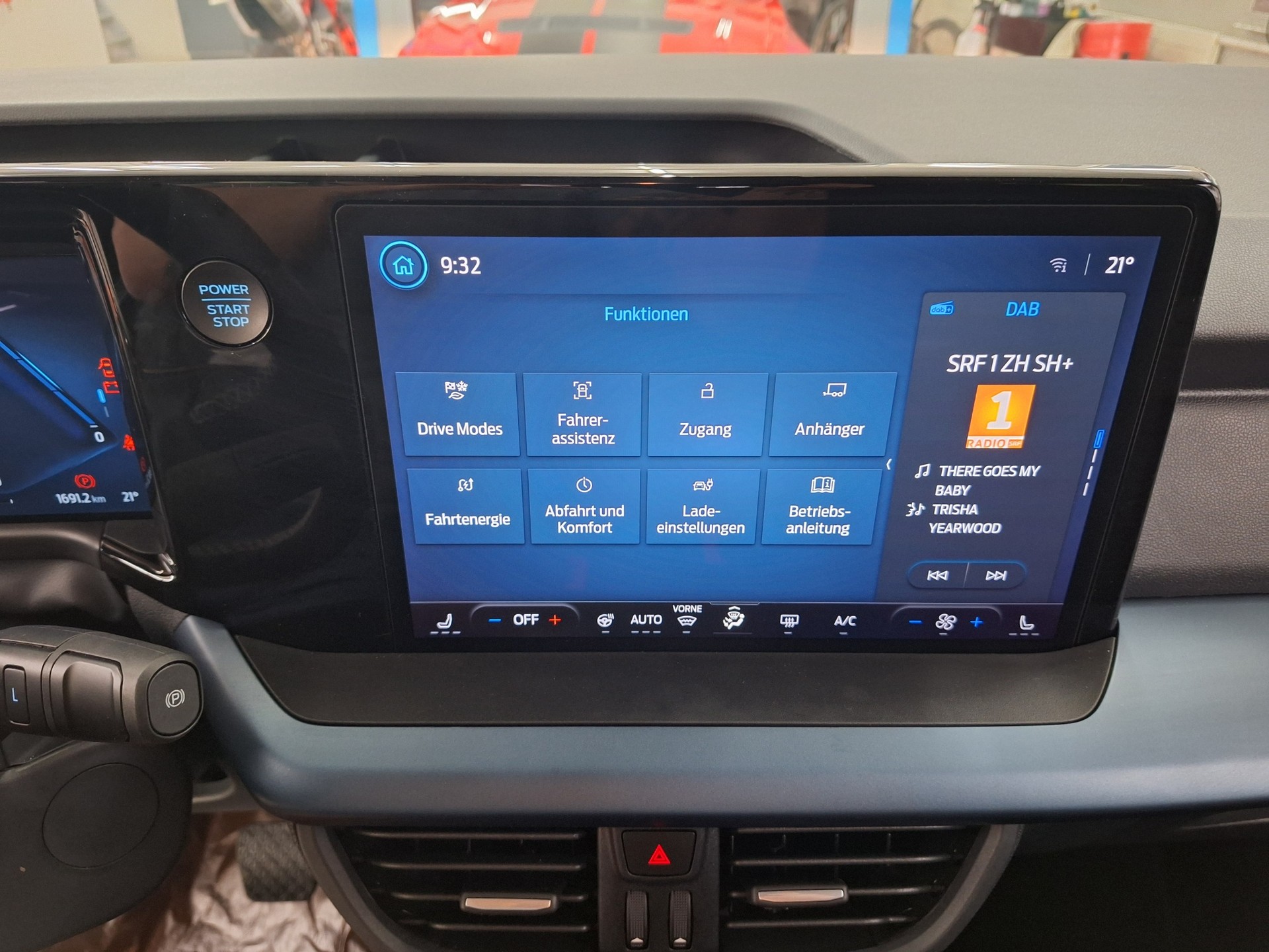 FORD Tourneo Courier Elektro 54kWh Active⚡CH-Auslieferung mit Garantie bis August 2028 / Anhängerkupplung⚡-image-13