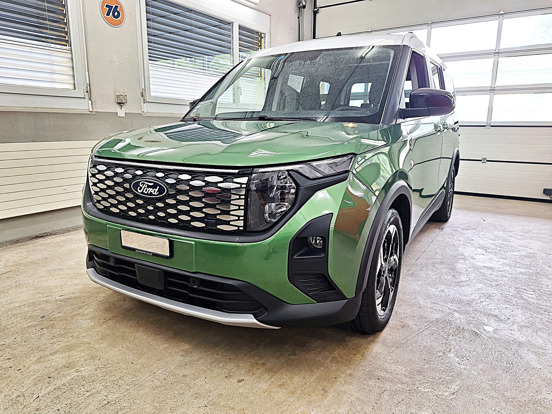 FORD Tourneo Courier Elektro 54kWh Active⚡CH-Auslieferung mit Garantie bis August 2028 / Anhängerkupplung⚡-showroom-element-1