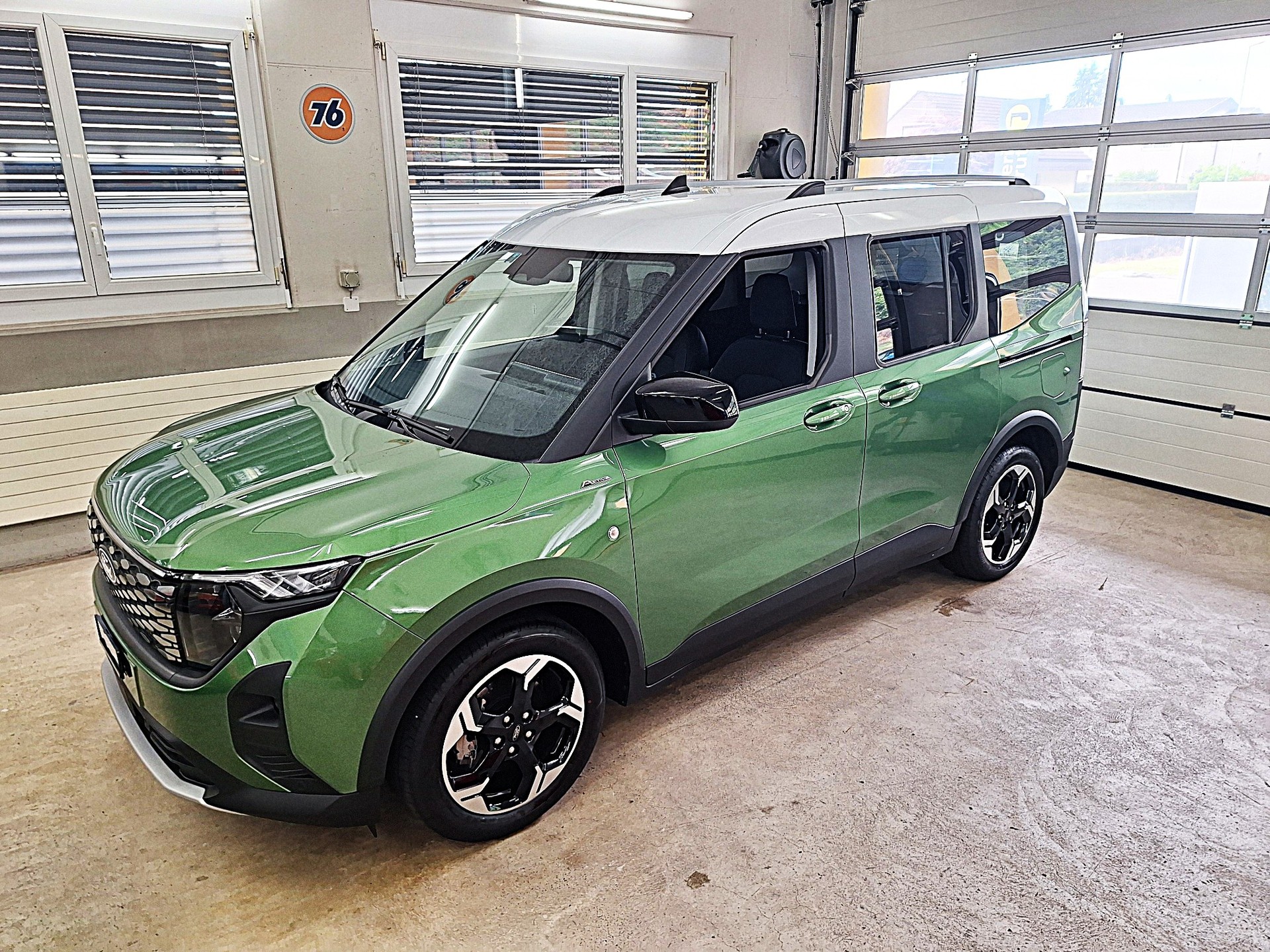 FORD Tourneo Courier Elektro 54kWh Active⚡CH-Auslieferung mit Garantie bis August 2028 / Anhängerkupplung⚡-showroom-element-3