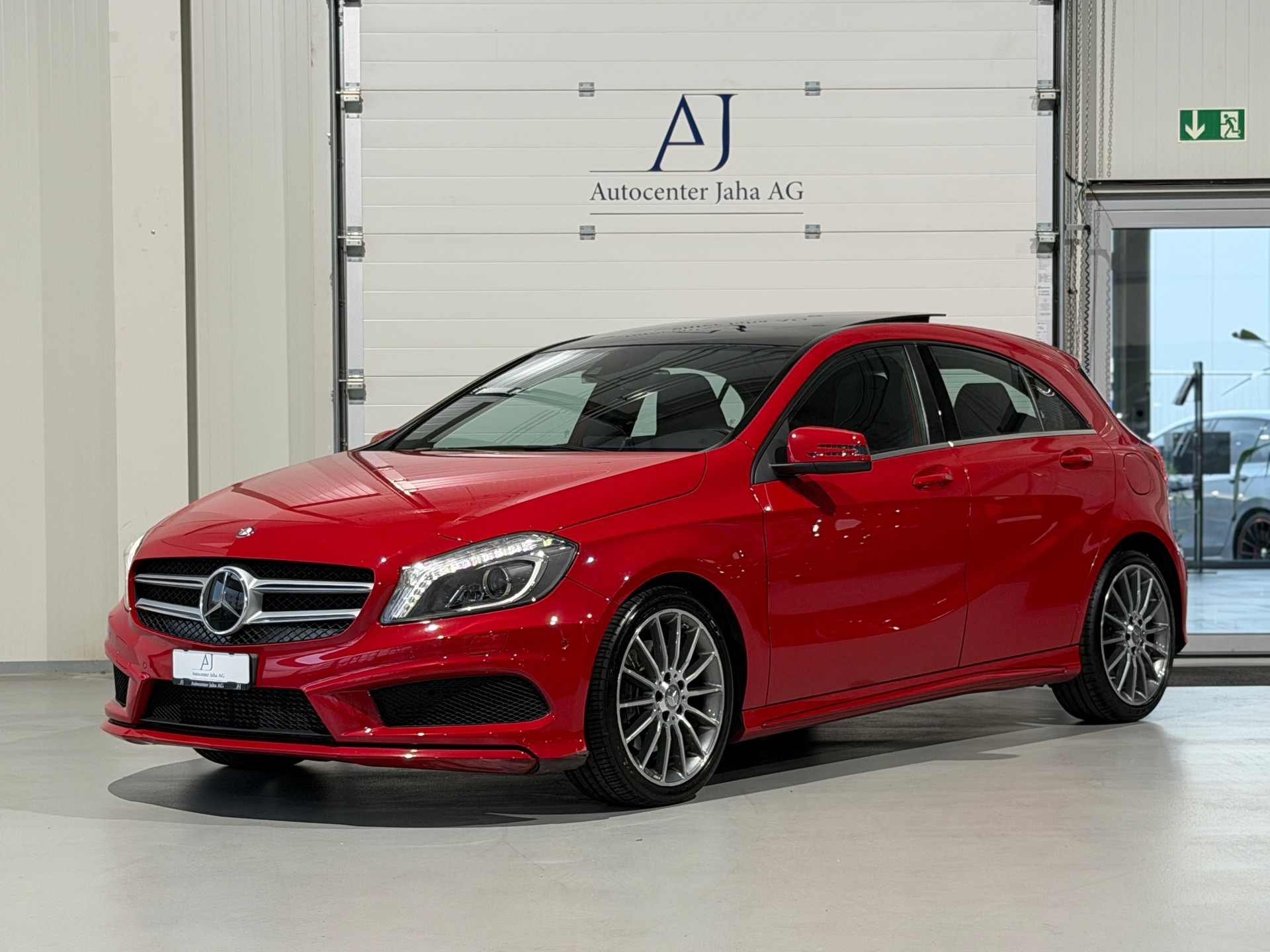 MERCEDES-BENZ A 250 AMG Line 4Matic 7G-DCT (CH)-showroom-element-2