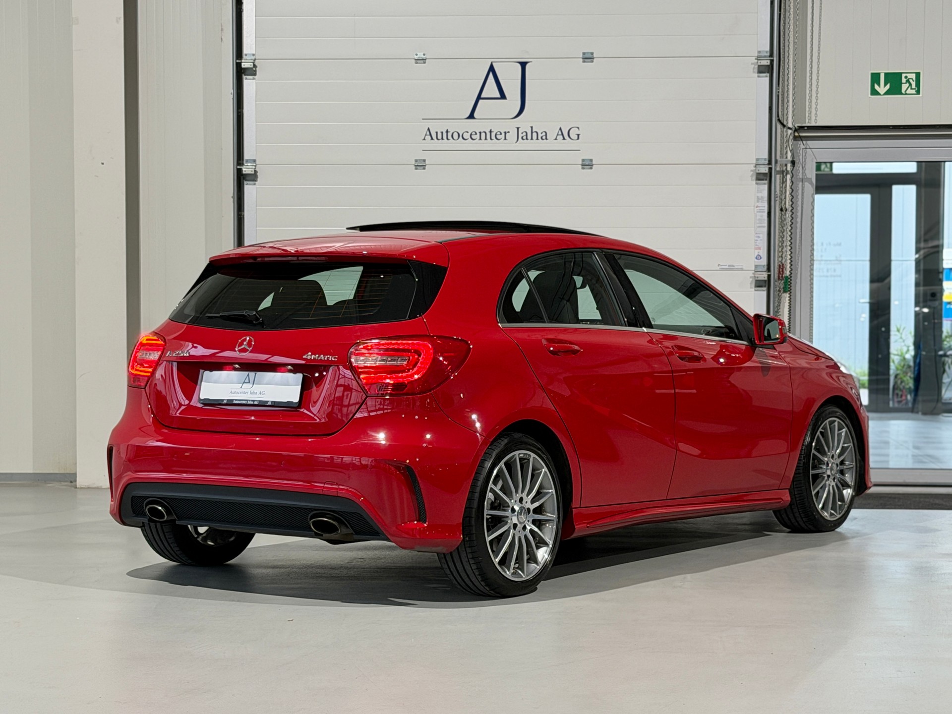 MERCEDES-BENZ A 250 AMG Line 4Matic 7G-DCT (CH)-image-7