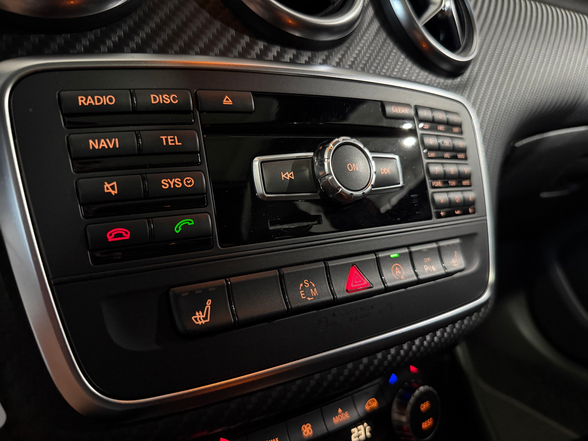 MERCEDES-BENZ A 250 AMG Line 4Matic 7G-DCT (CH)-image-10