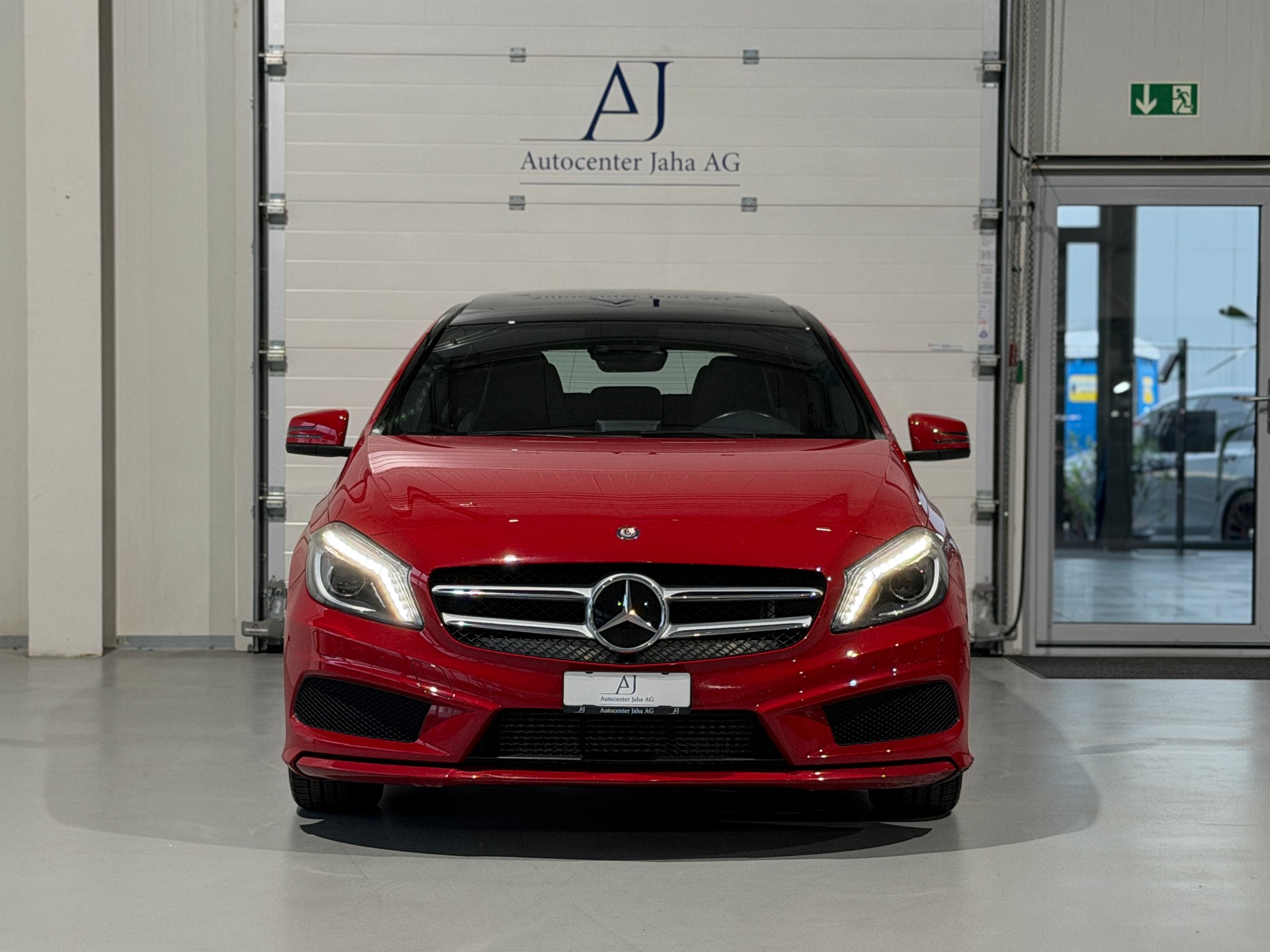 MERCEDES-BENZ A 250 AMG Line 4Matic 7G-DCT (CH)-showroom-element-3