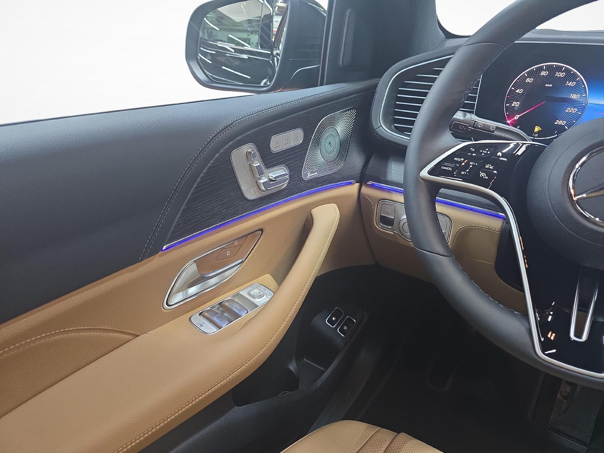 MERCEDES-BENZ GLE 400 e 4MATIC EQ Star AMG Line-image-6