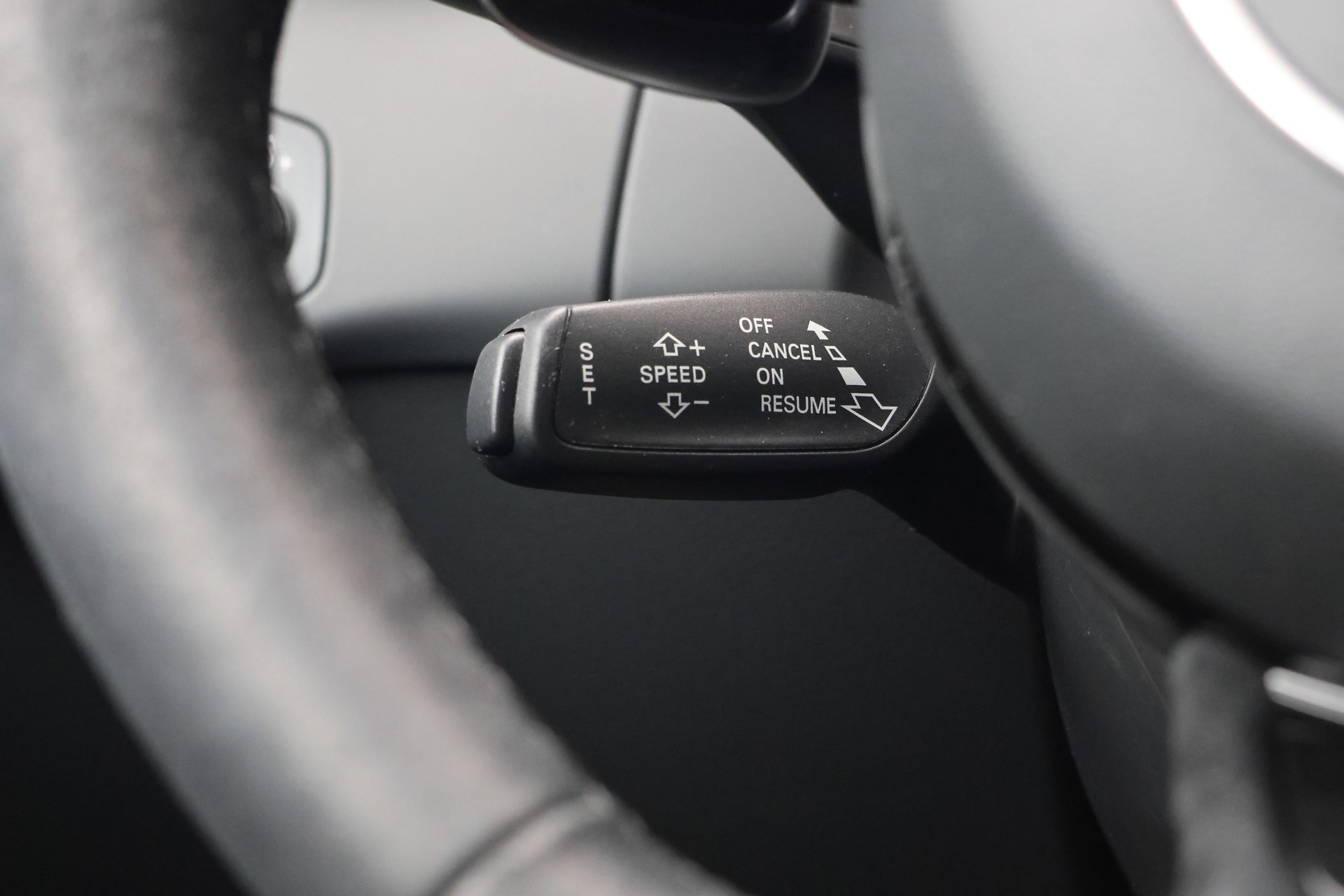 AUDI RS4 Avant 4.2 FSI V8 quattro S-tronic (CH) *1.Hand*-image-16