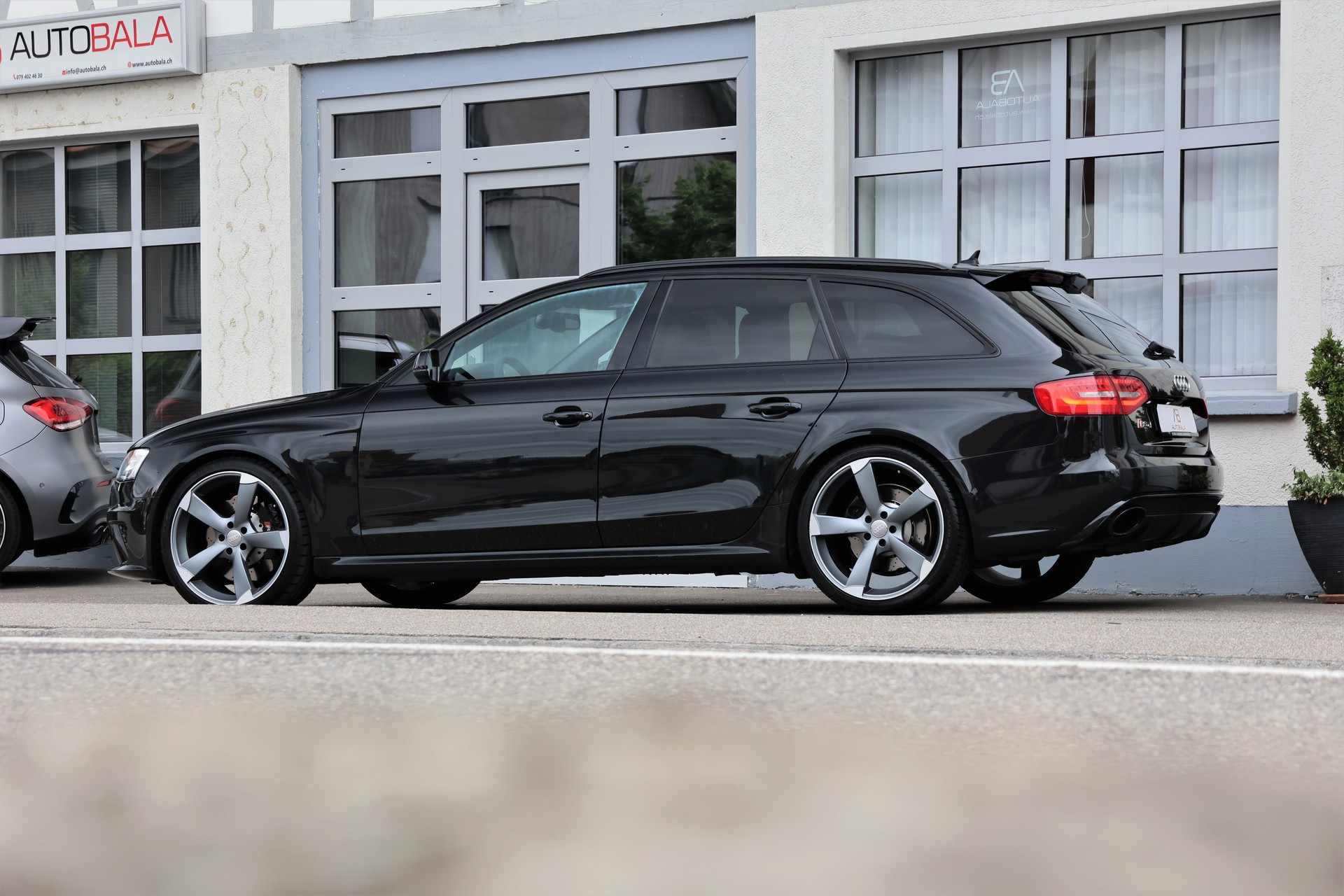 AUDI RS4 Avant 4.2 FSI V8 quattro S-tronic (CH) *1.Hand*-showroom-element-3