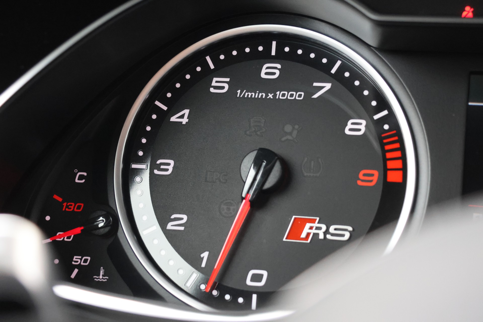 AUDI RS4 Avant 4.2 FSI V8 quattro S-tronic (CH) *1.Hand*-image-25