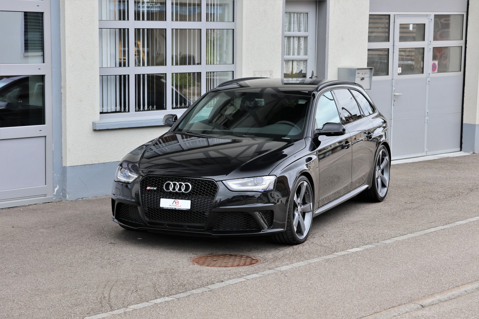 AUDI RS4 Avant 4.2 FSI V8 quattro S-tronic (CH) *1.Hand*