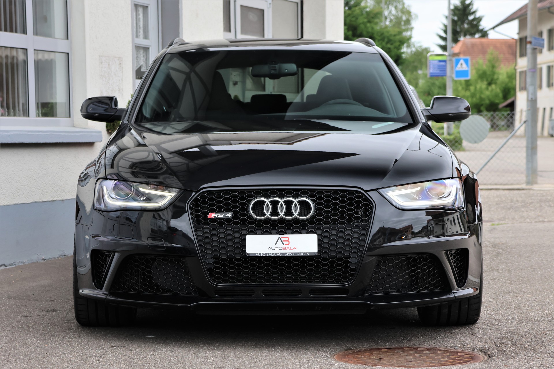 AUDI RS4 Avant 4.2 FSI V8 quattro S-tronic (CH) *1.Hand*-showroom-element-1