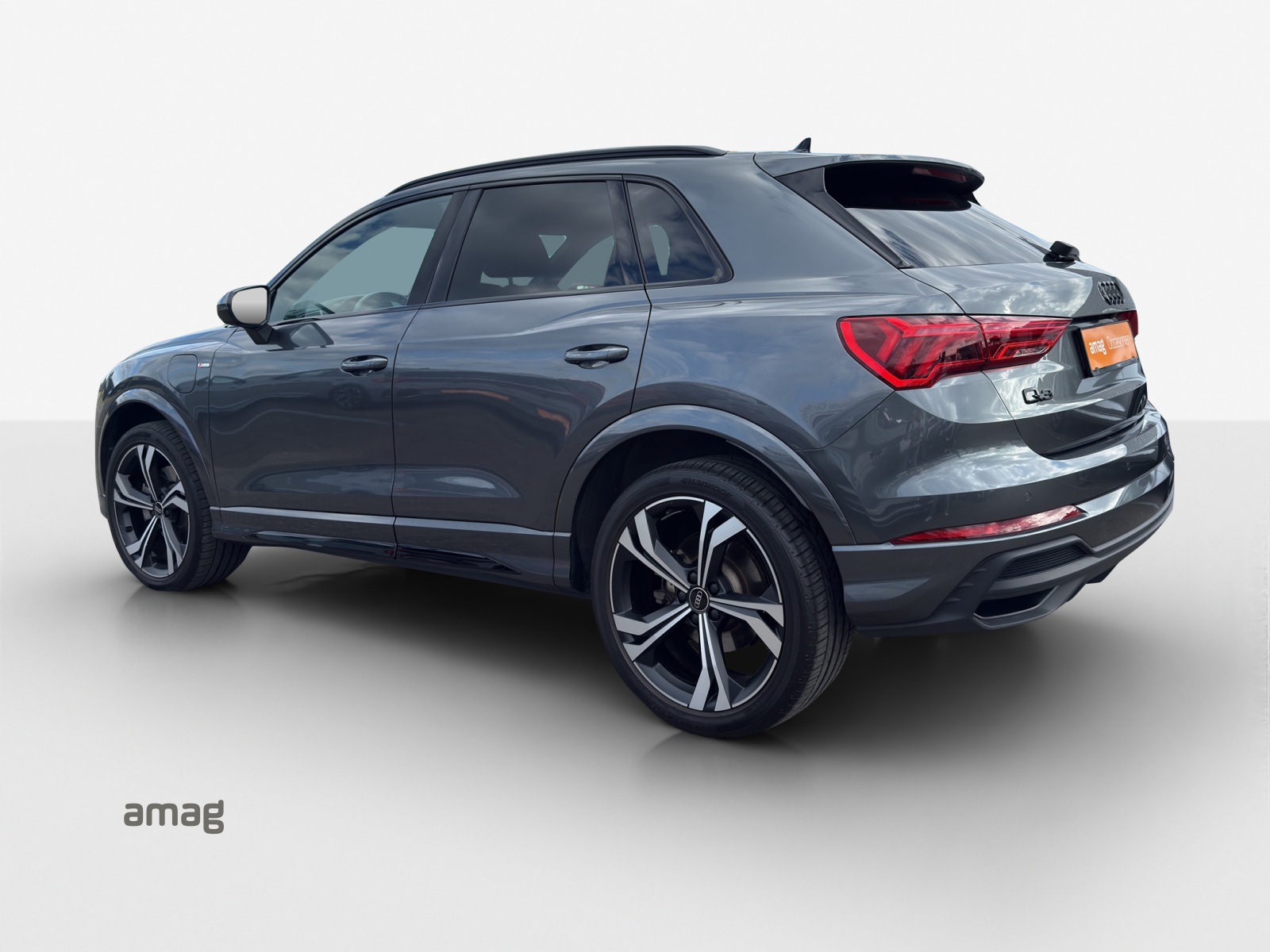 AUDI Q3 45 TFSI e S line S-tronic-showroom-element-2