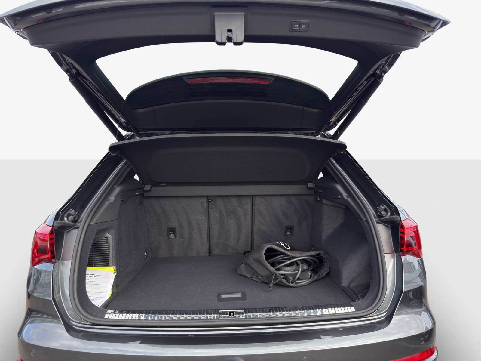 AUDI Q3 45 TFSI e S line S-tronic-image-13