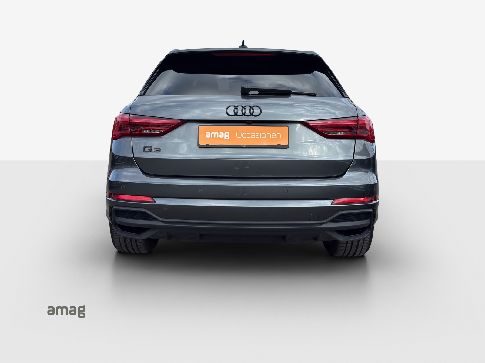 AUDI Q3 45 TFSI e S line S-tronic-image-4