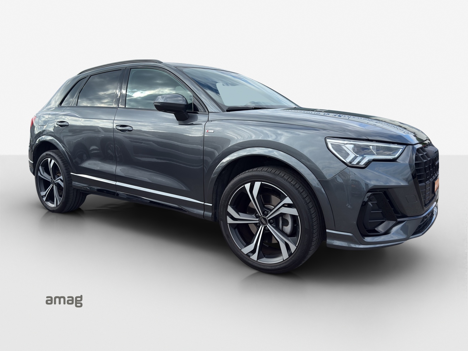 AUDI Q3 45 TFSI e S line S-tronic-image-6