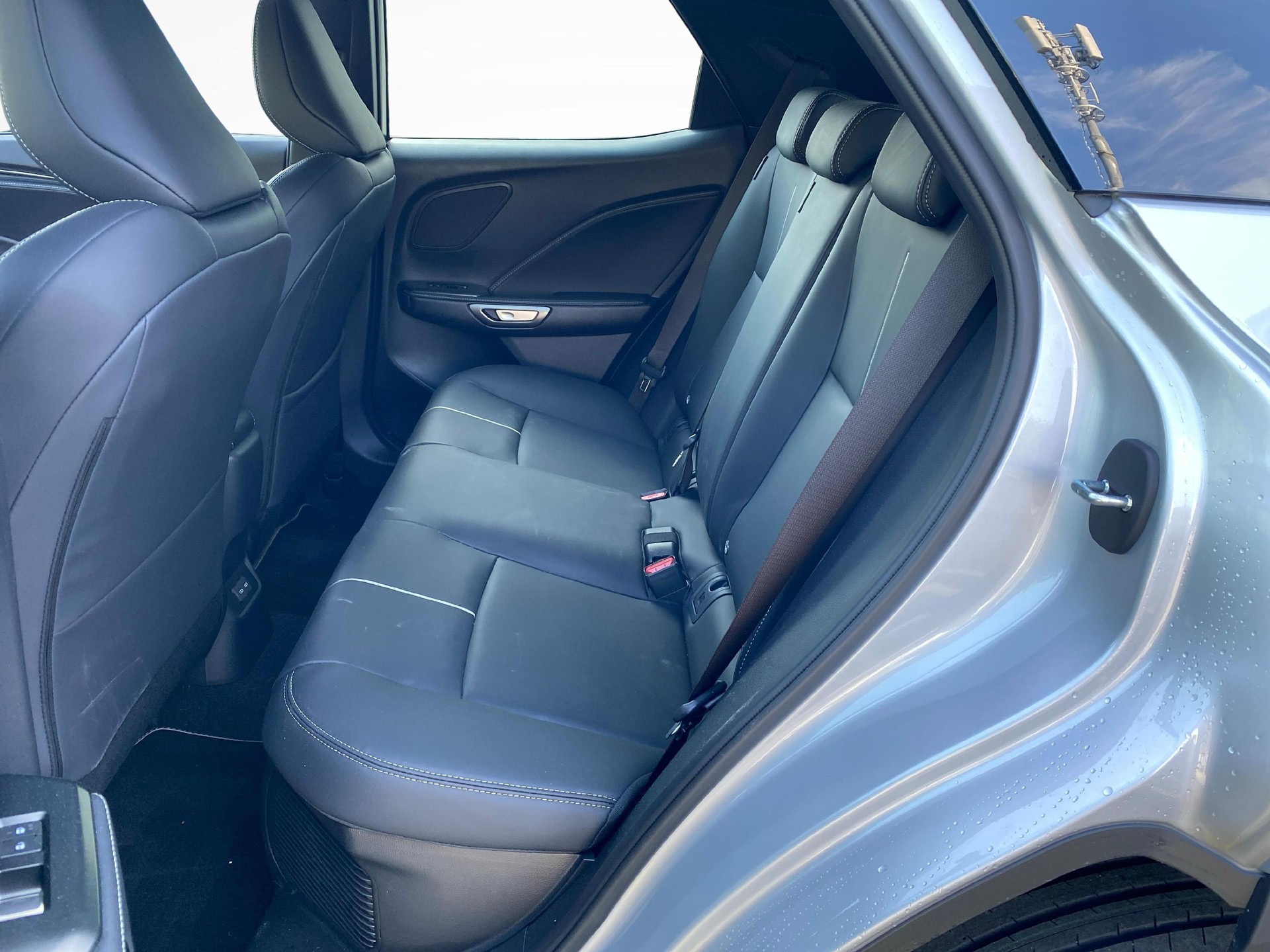 LEXUS LBX 1.5 Hybrid Relax AWD-showroom-element-3