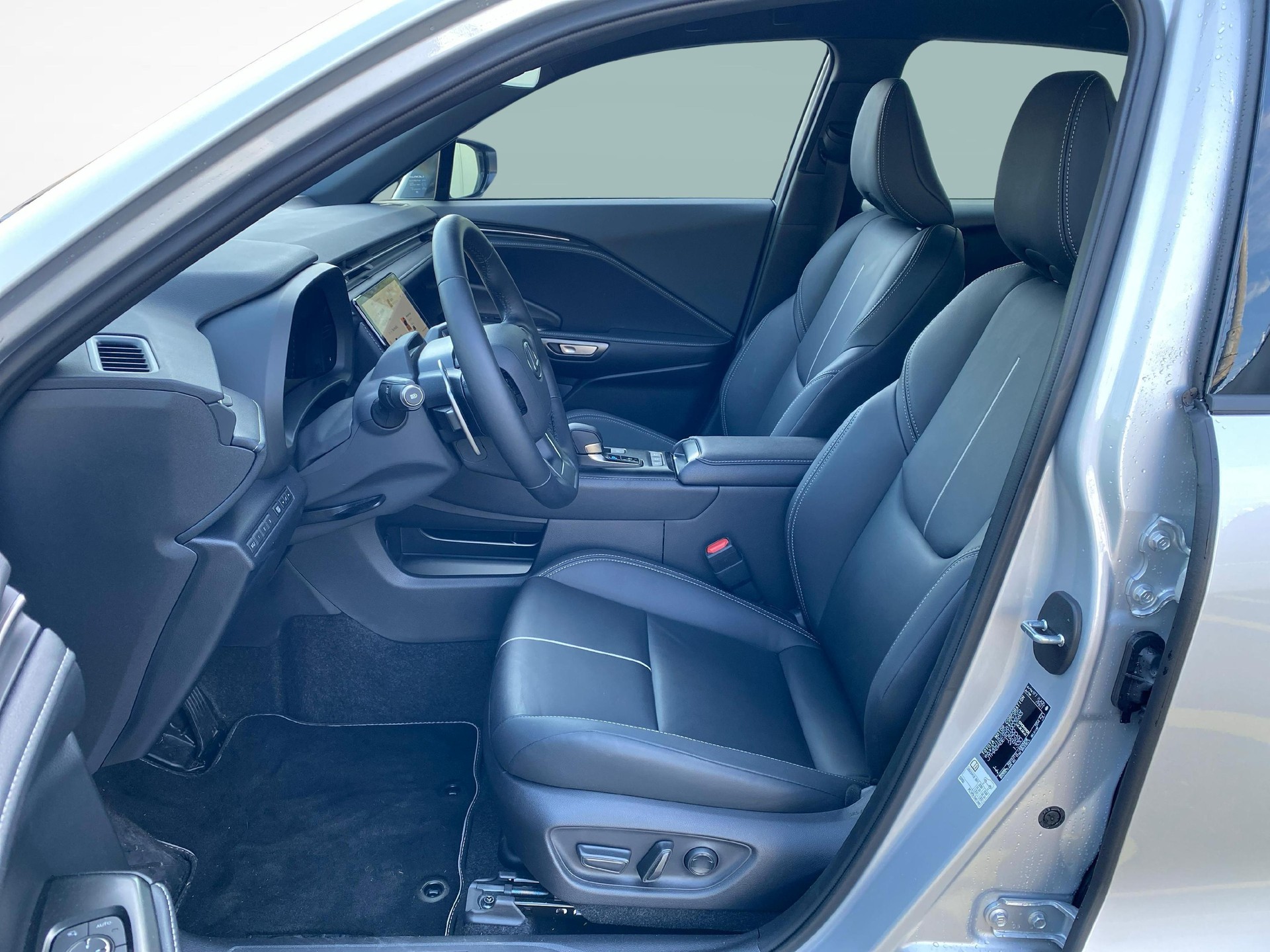 LEXUS LBX 1.5 Hybrid Relax AWD-showroom-element-2