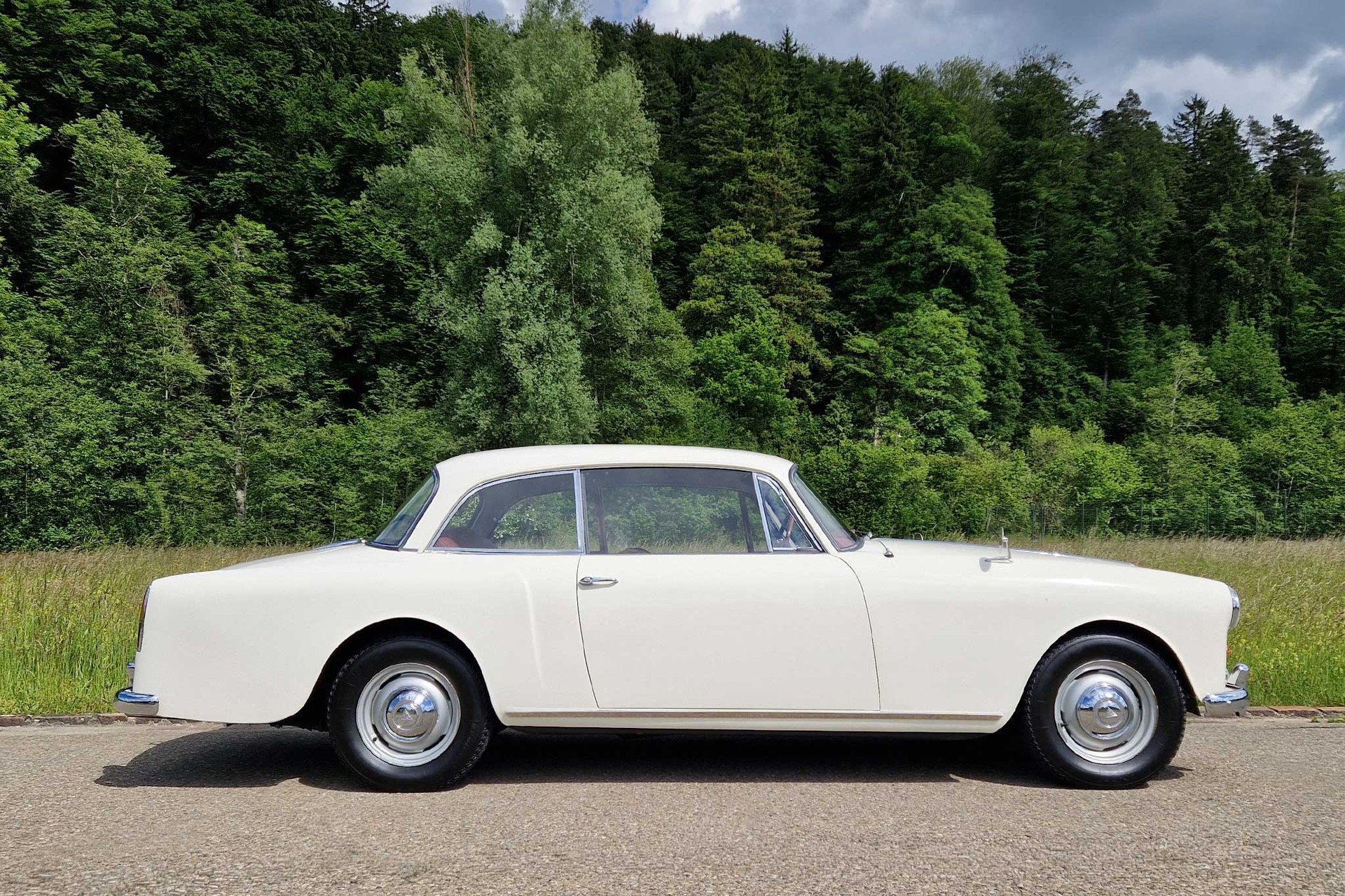 ALVIS TD 21 Series II-image-4