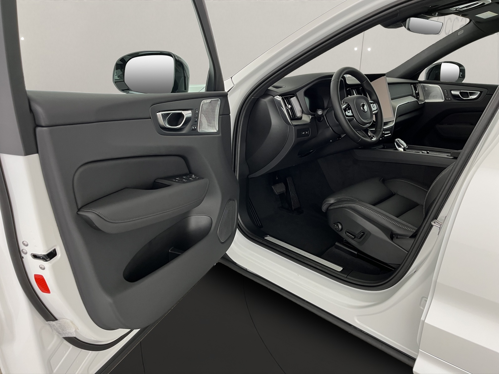 VOLVO XC60 2.0 T6 TE Black Edition eAWD-image-7