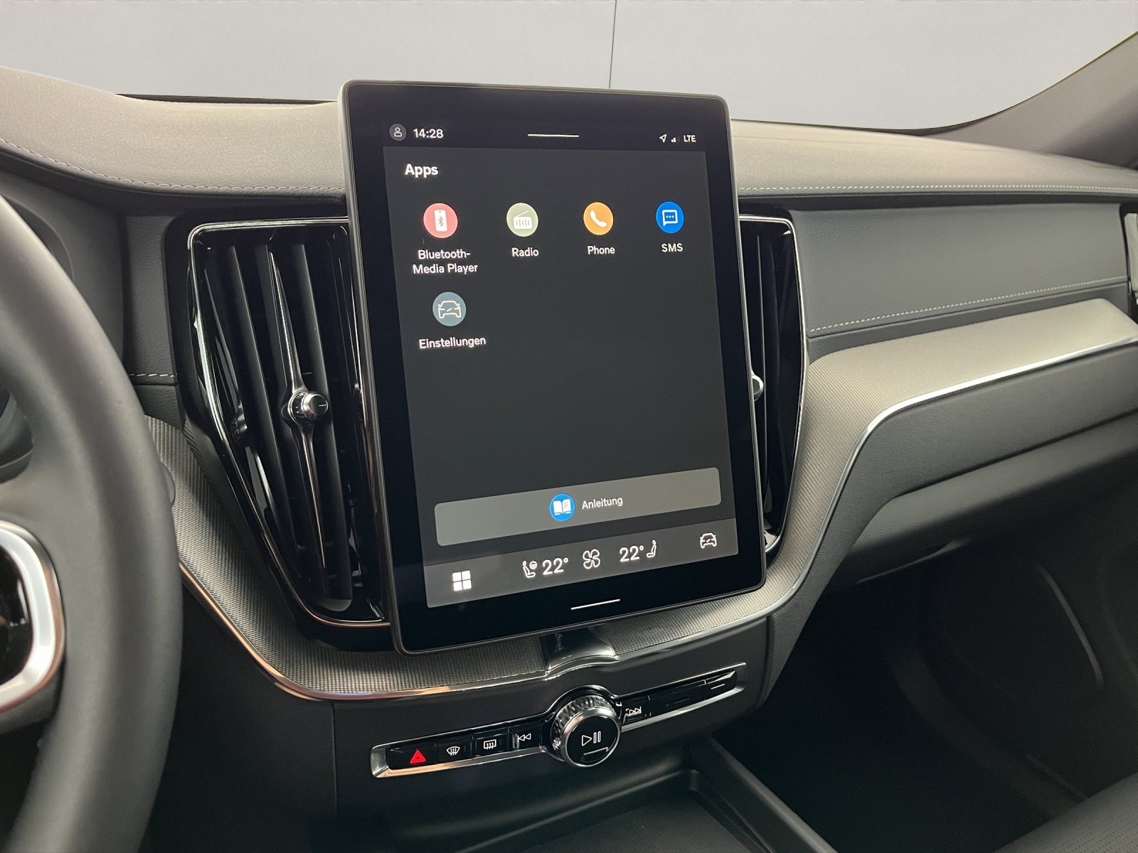 VOLVO XC60 2.0 T6 TE Black Edition eAWD-image-14