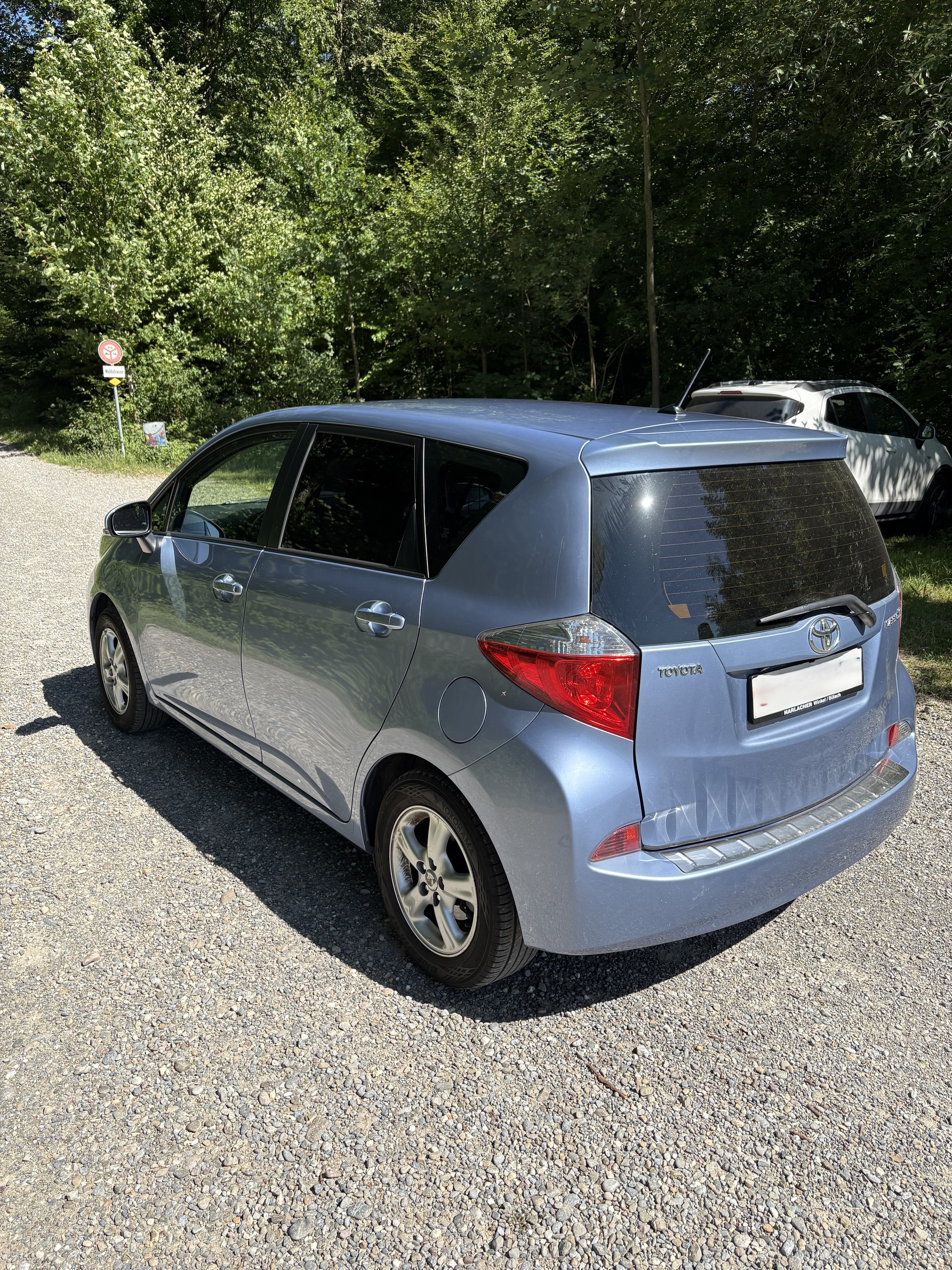 TOYOTA 1.33 VVT-i Linea Luna MdS-image-1