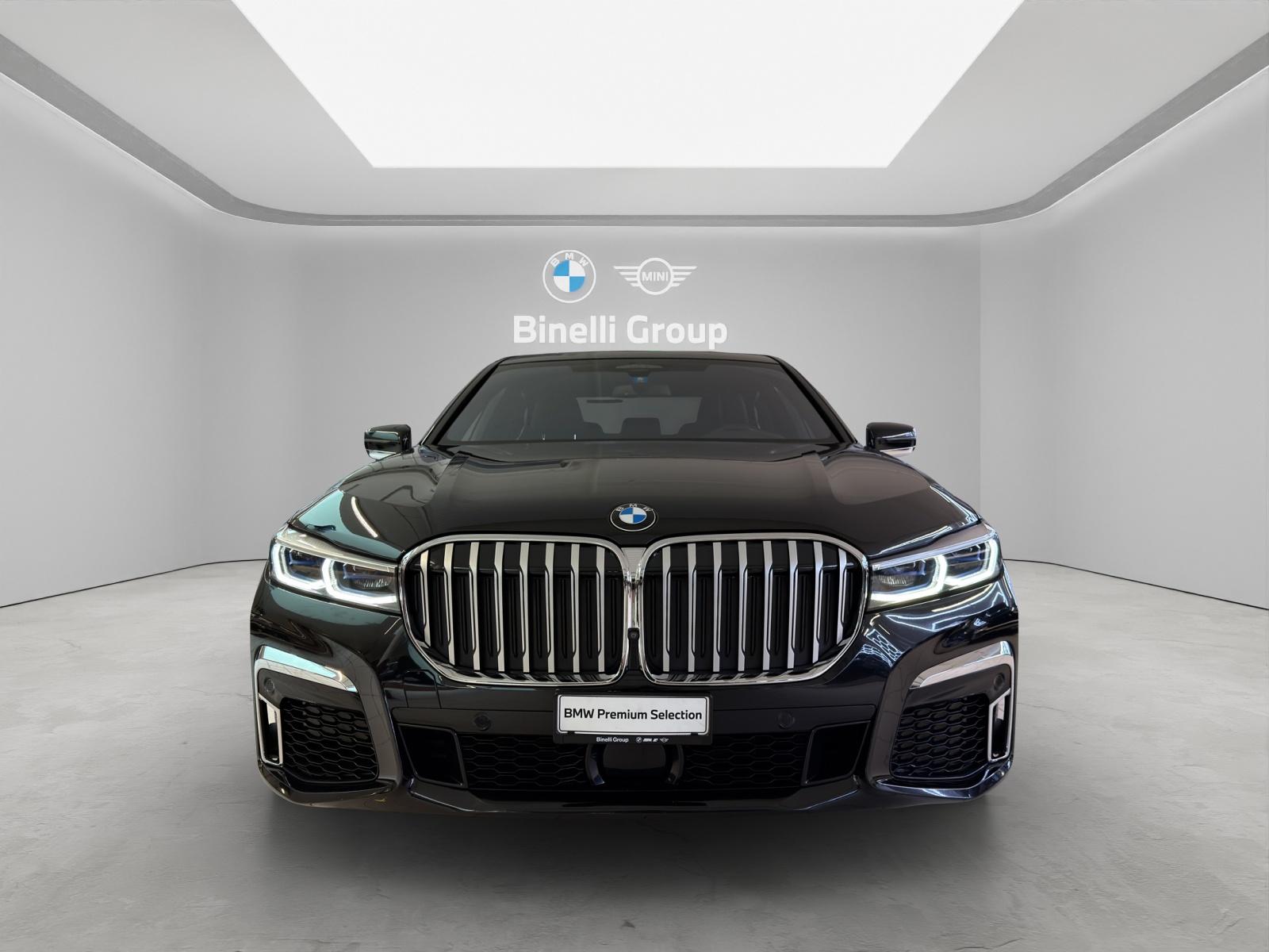 BMW 750i xDrive M-SportPaket-showroom-element-3