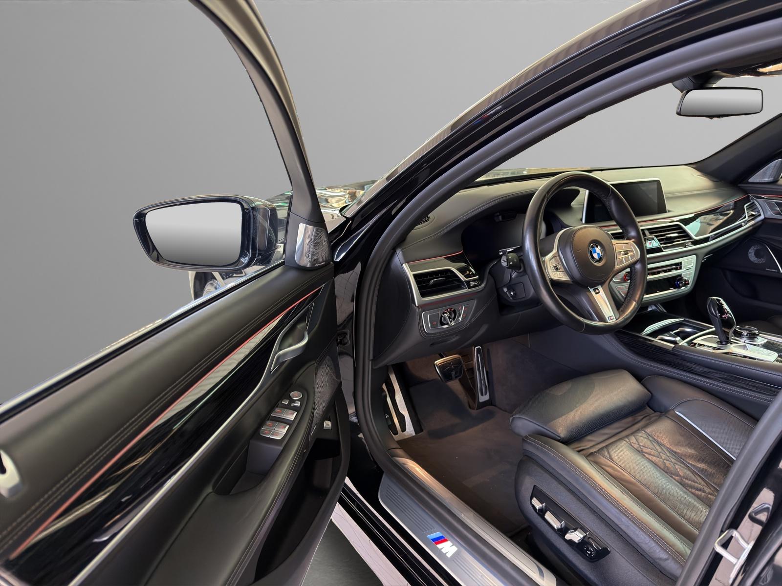BMW 750i xDrive M-SportPaket-image-7