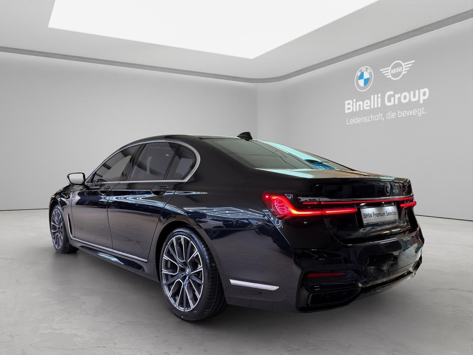 BMW 750i xDrive M-SportPaket-showroom-element-2