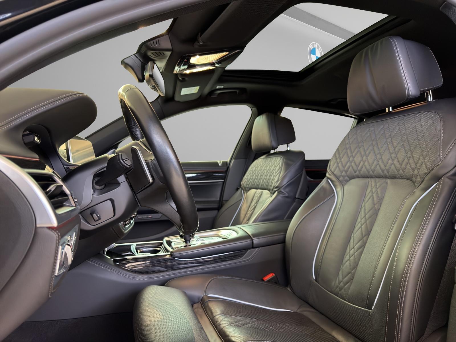 BMW 750i xDrive M-SportPaket-image-8