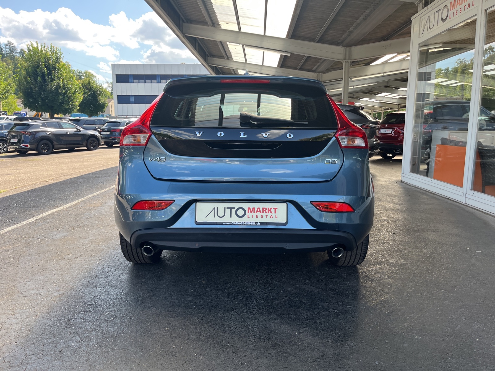 VOLVO V40 D3 Summum Geartronic-showroom-element-3