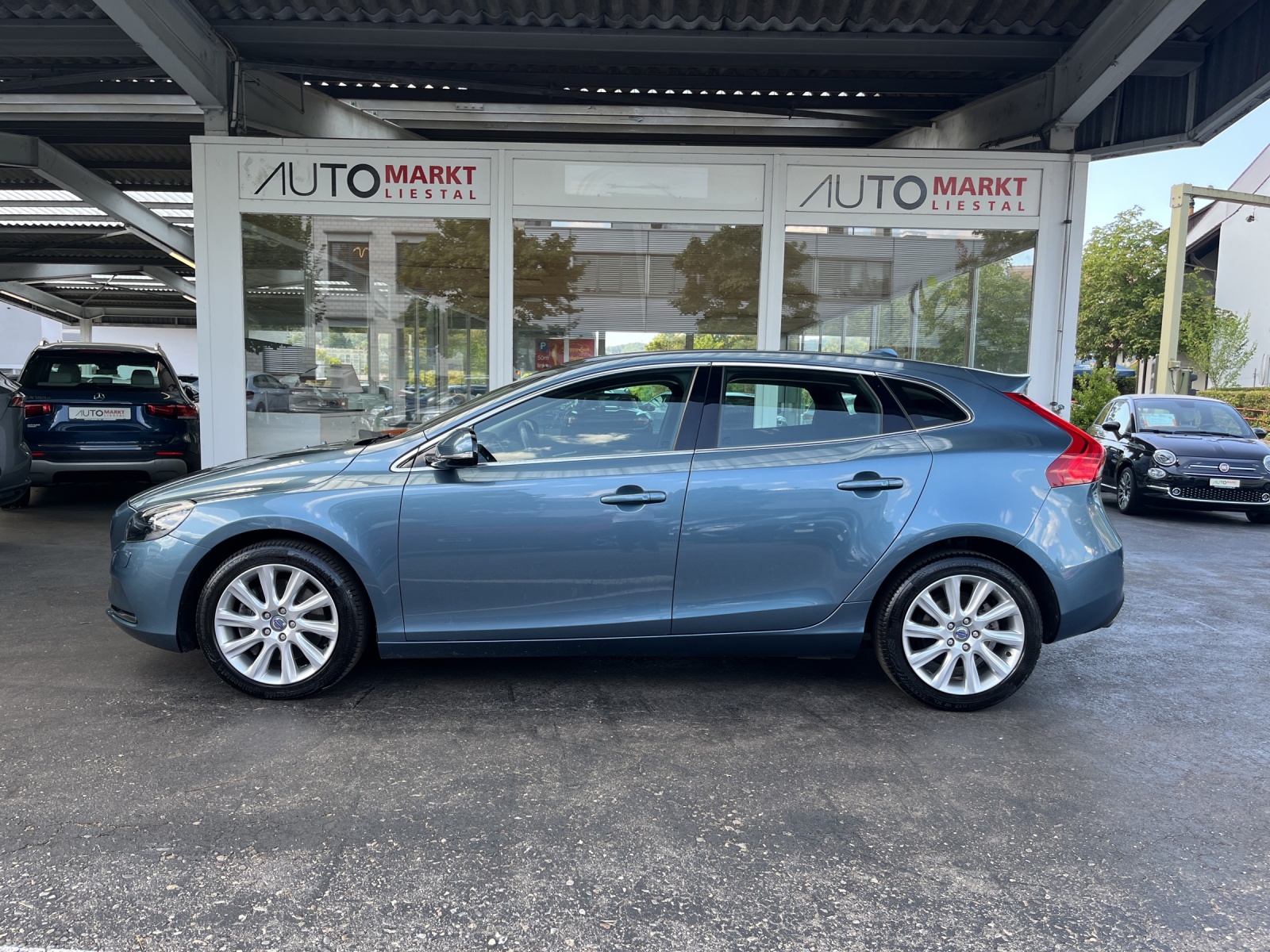 VOLVO V40 D3 Summum Geartronic-showroom-element-1