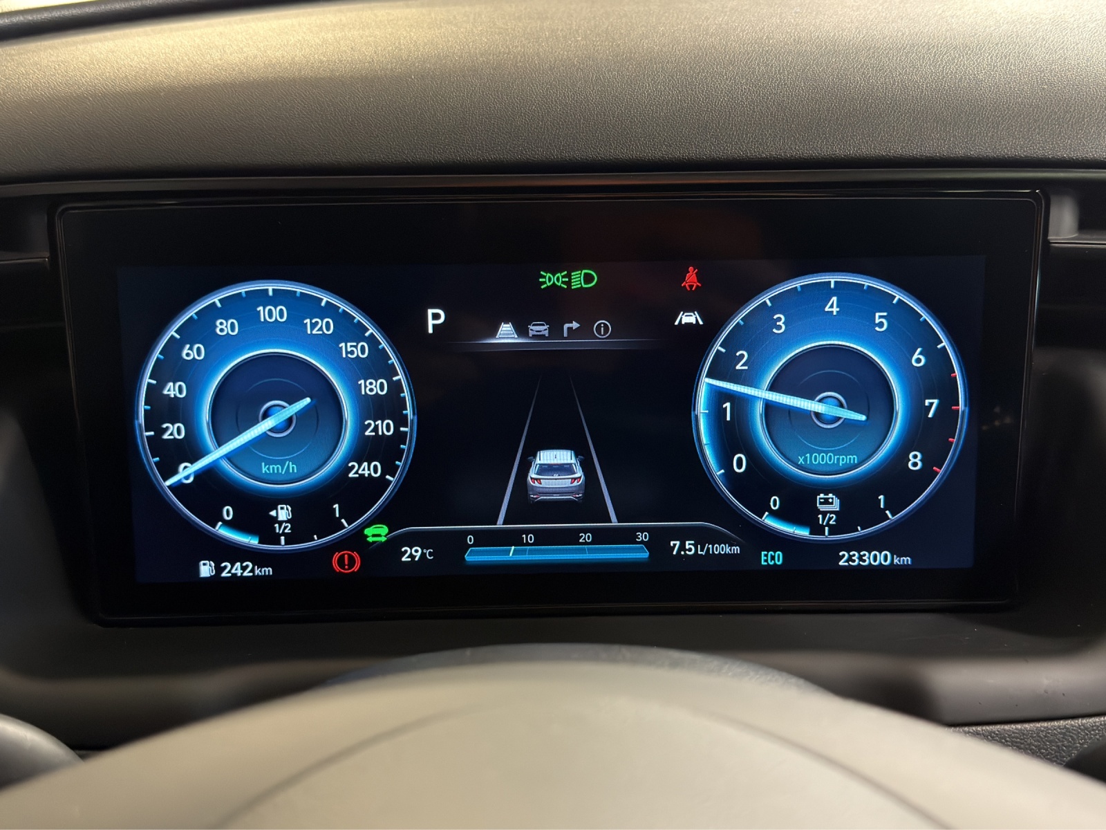 HYUNDAI Tucson 1.6HEV NLi LUX 4WD-image-13