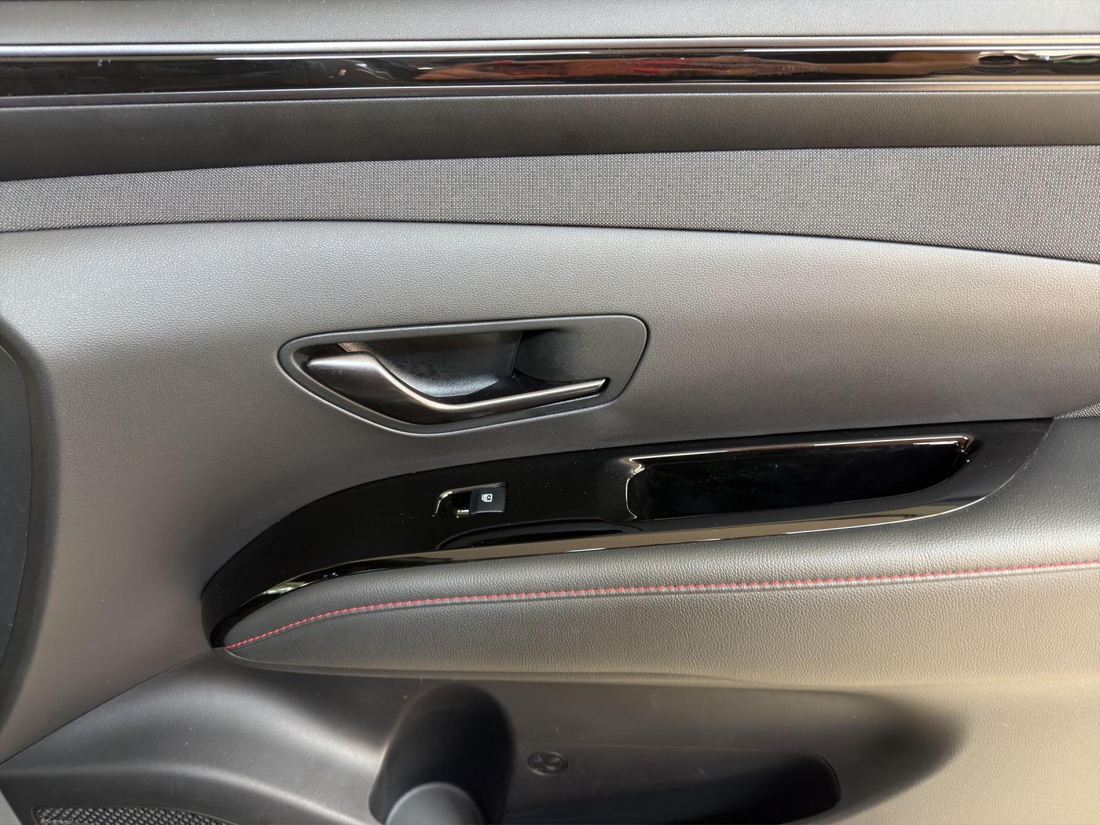 HYUNDAI Tucson 1.6HEV NLi LUX 4WD-image-10