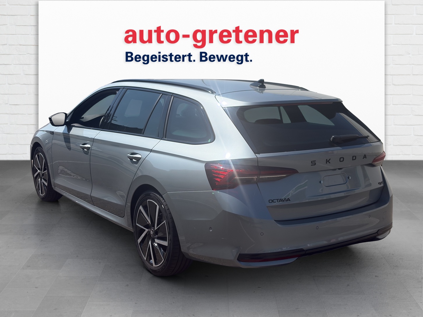 SKODA Octavia Combi 2.0 TSI SportLine 4x4 DSG-showroom-element-1