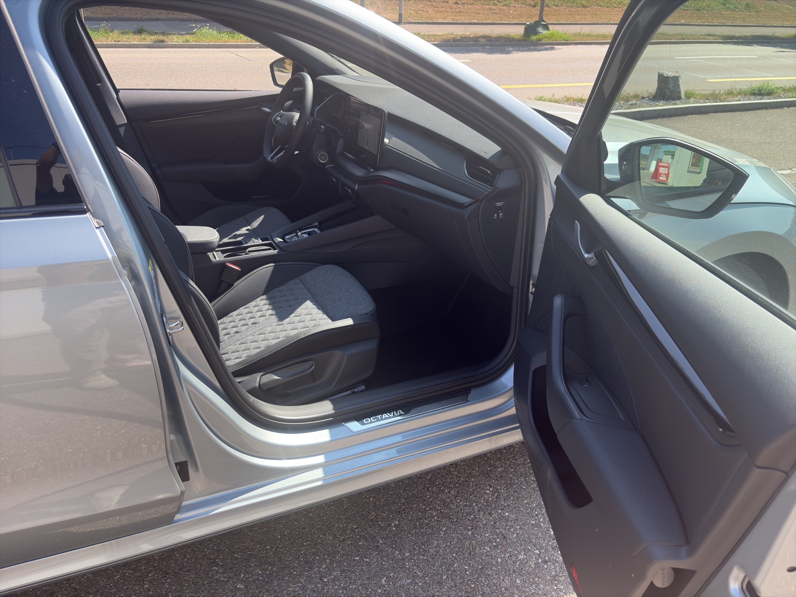 SKODA Octavia Combi 2.0 TSI SportLine 4x4 DSG-image-5