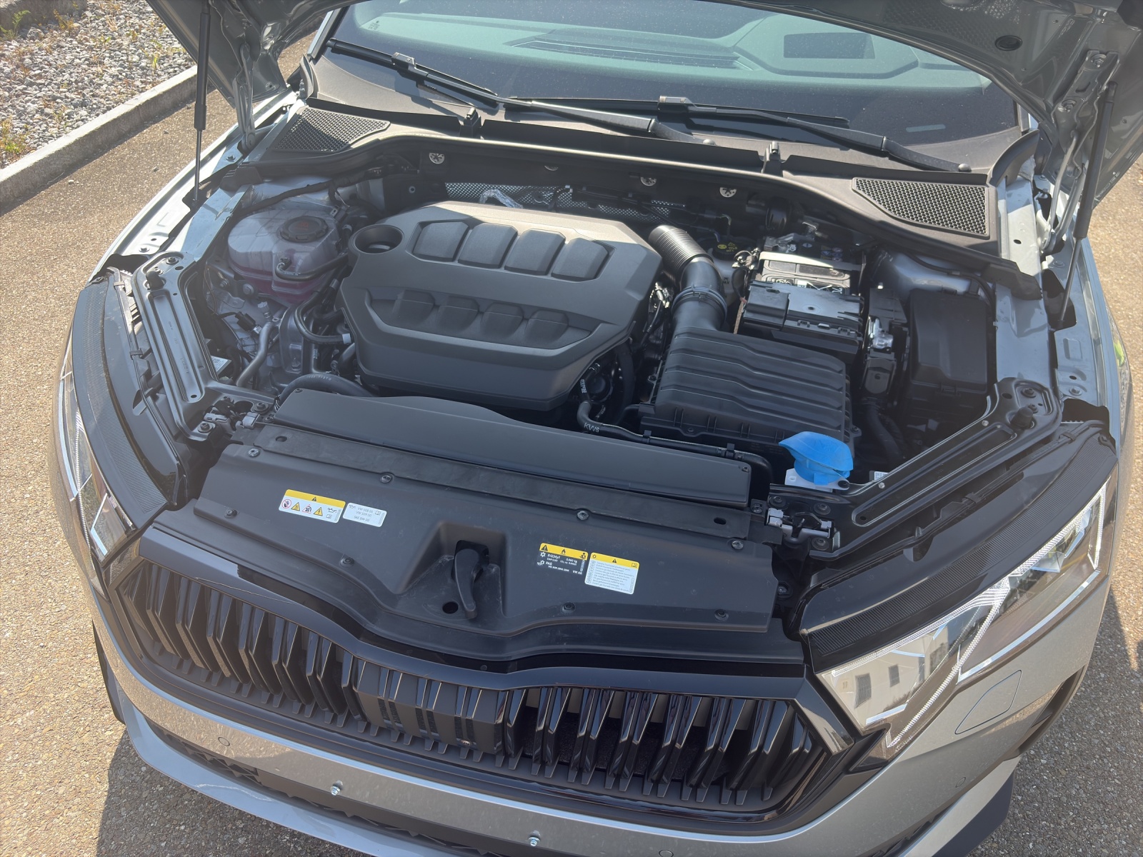 SKODA Octavia Combi 2.0 TSI SportLine 4x4 DSG-image-18