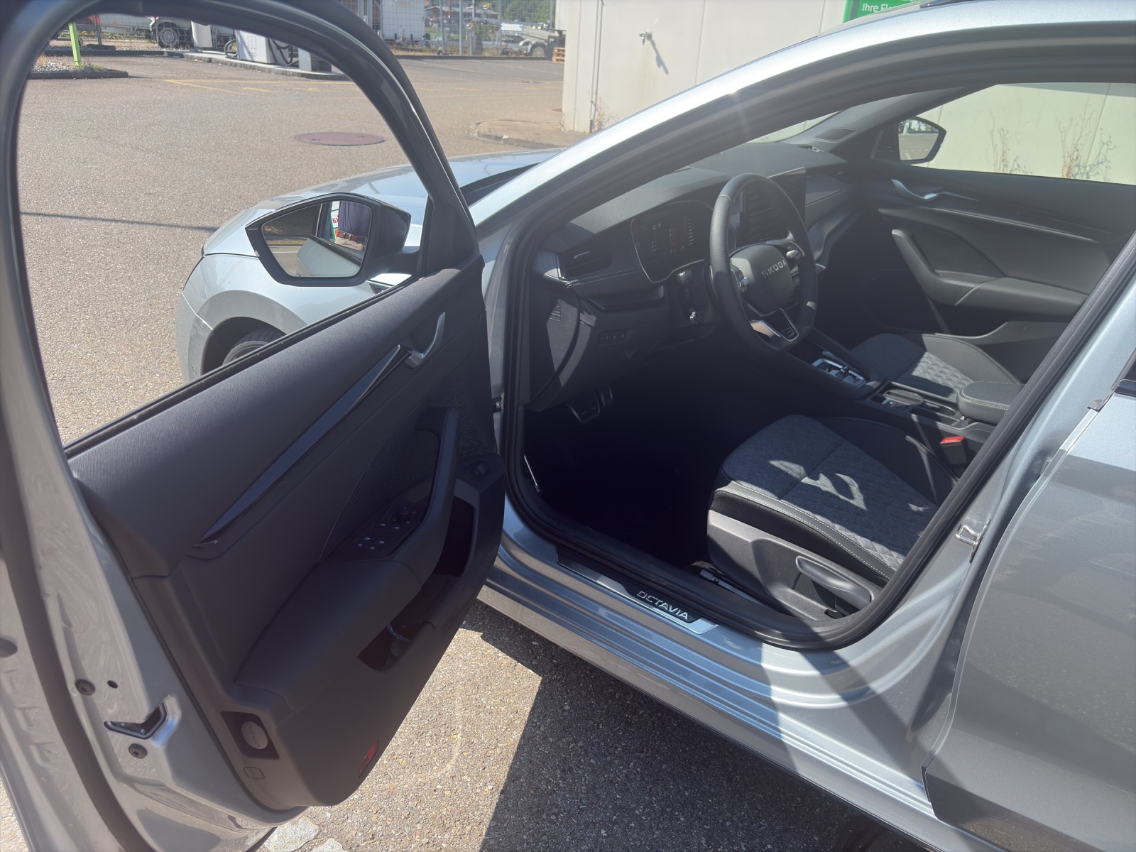 SKODA Octavia Combi 2.0 TSI SportLine 4x4 DSG-image-4