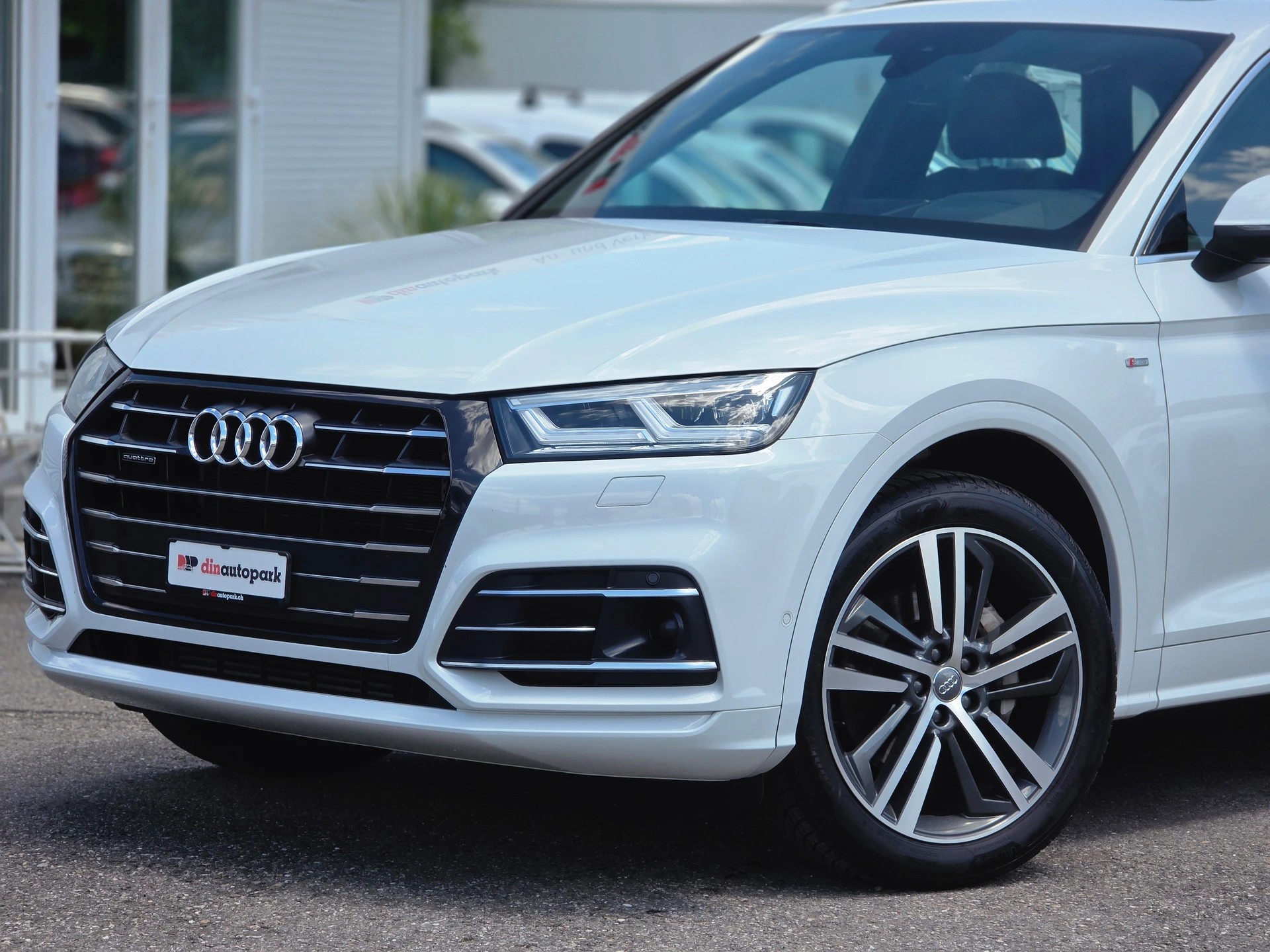 AUDI Q5 55 TFSI e Sport Quattro S-Line * CH-Fahrzeug * Frisch ab MFK * Anhängerkupplung * Panorama * Frisch ab MFK *-showroom-element-1