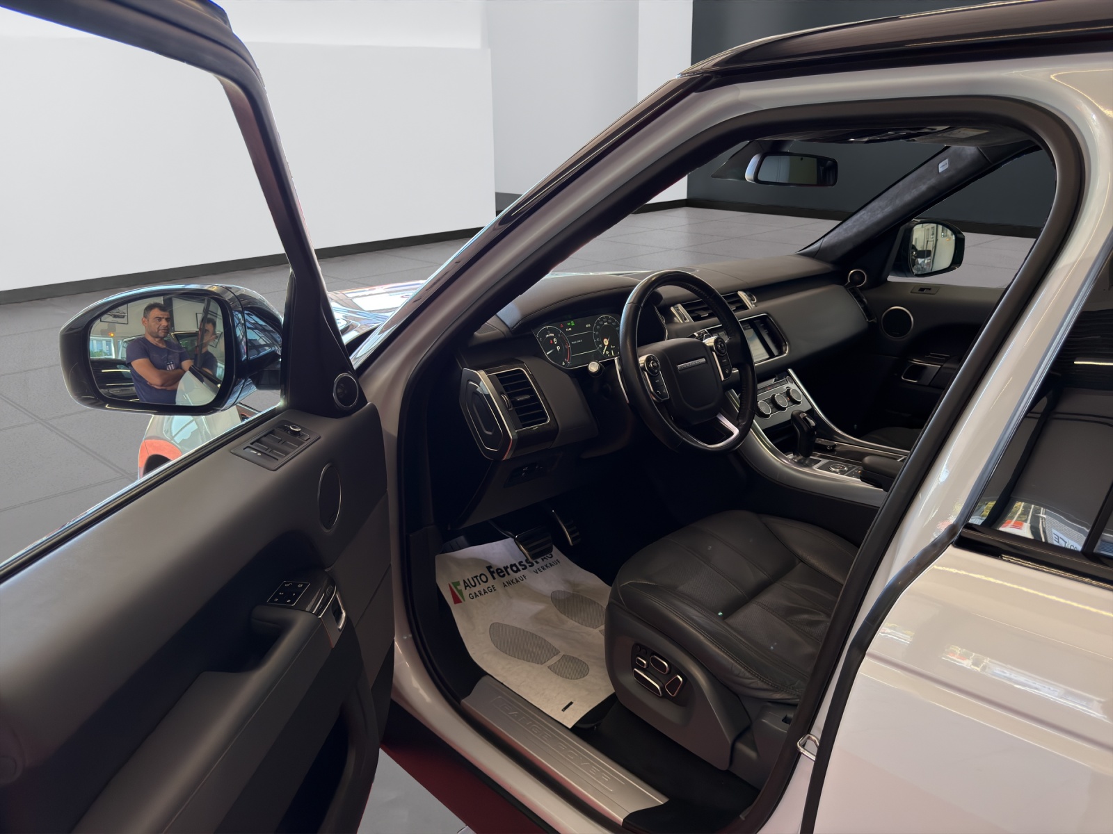 LAND ROVER Range Rover Sport 3.0 SDV6 HSE Dynamic Automatic-image-24