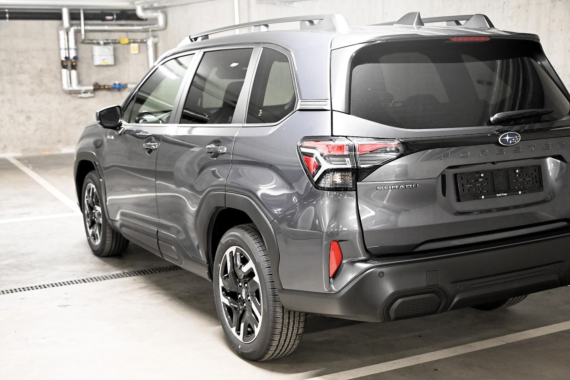 SUBARU Forester Station 2.0i e-Boxer Swiss Plus-image-12
