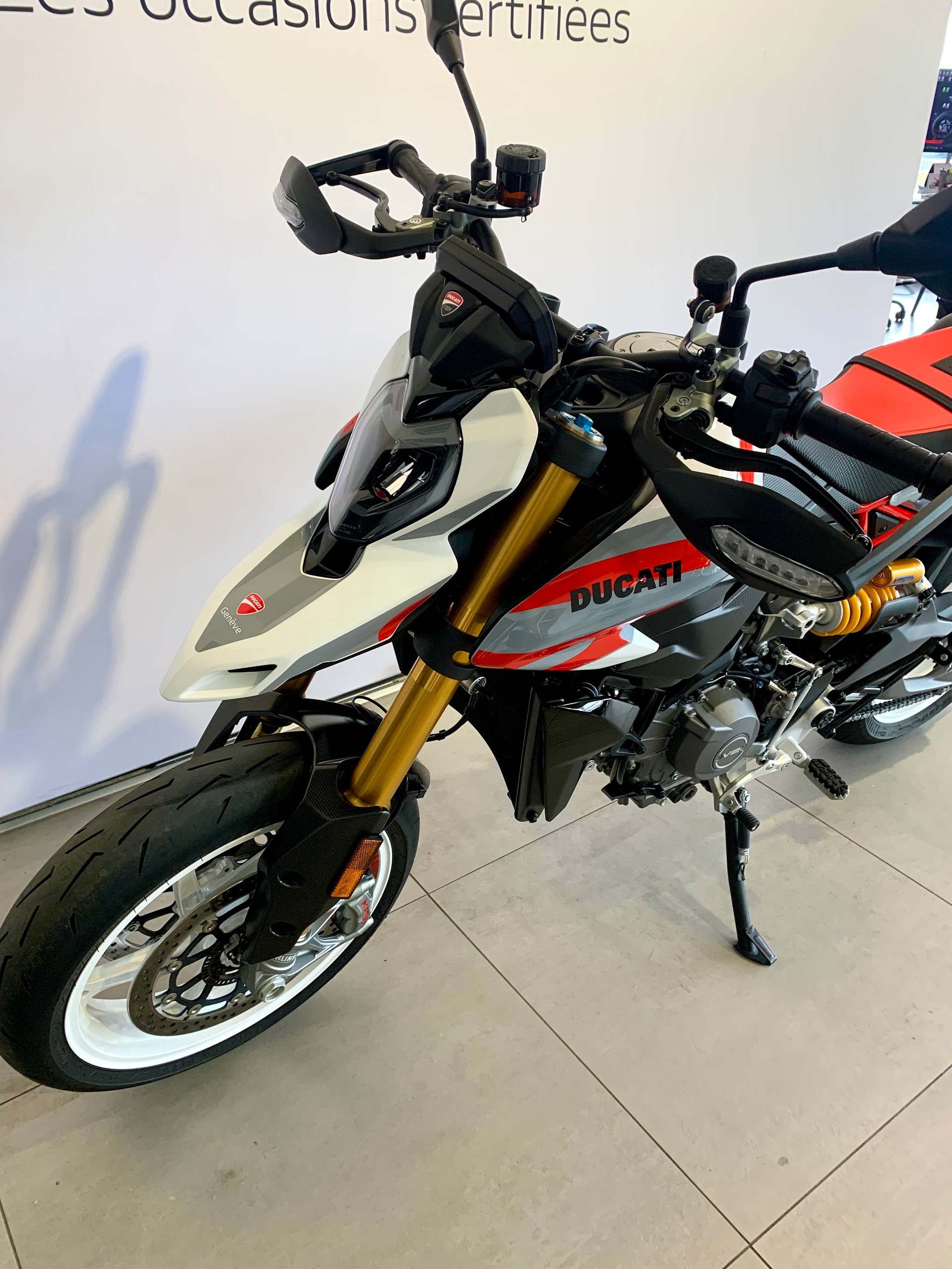DUCATI Hypermotard V2 SP-image-4