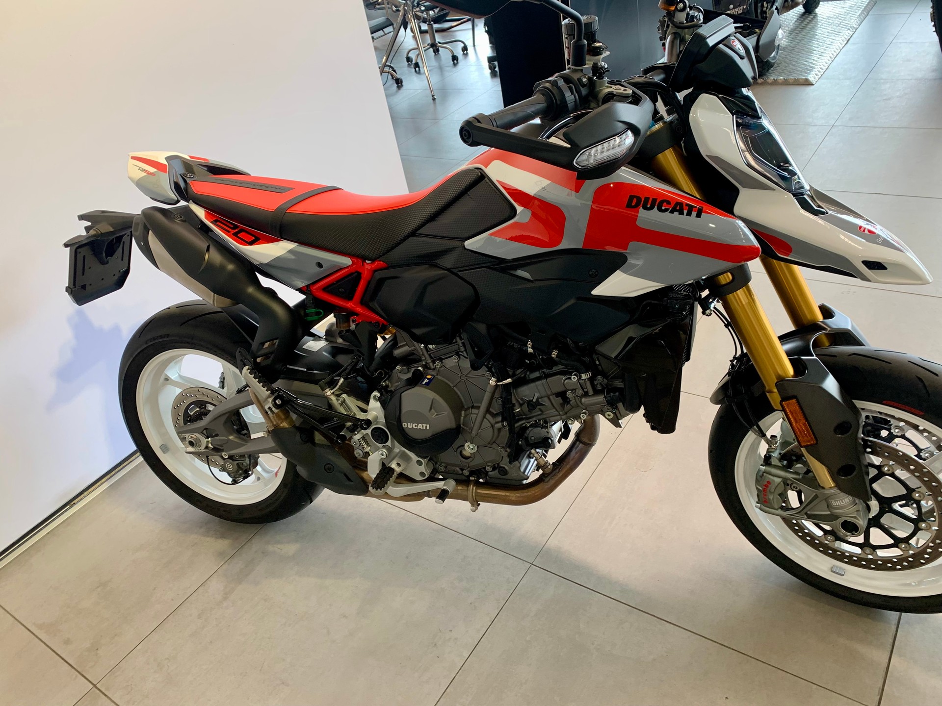 DUCATI Hypermotard V2 SP-image-5