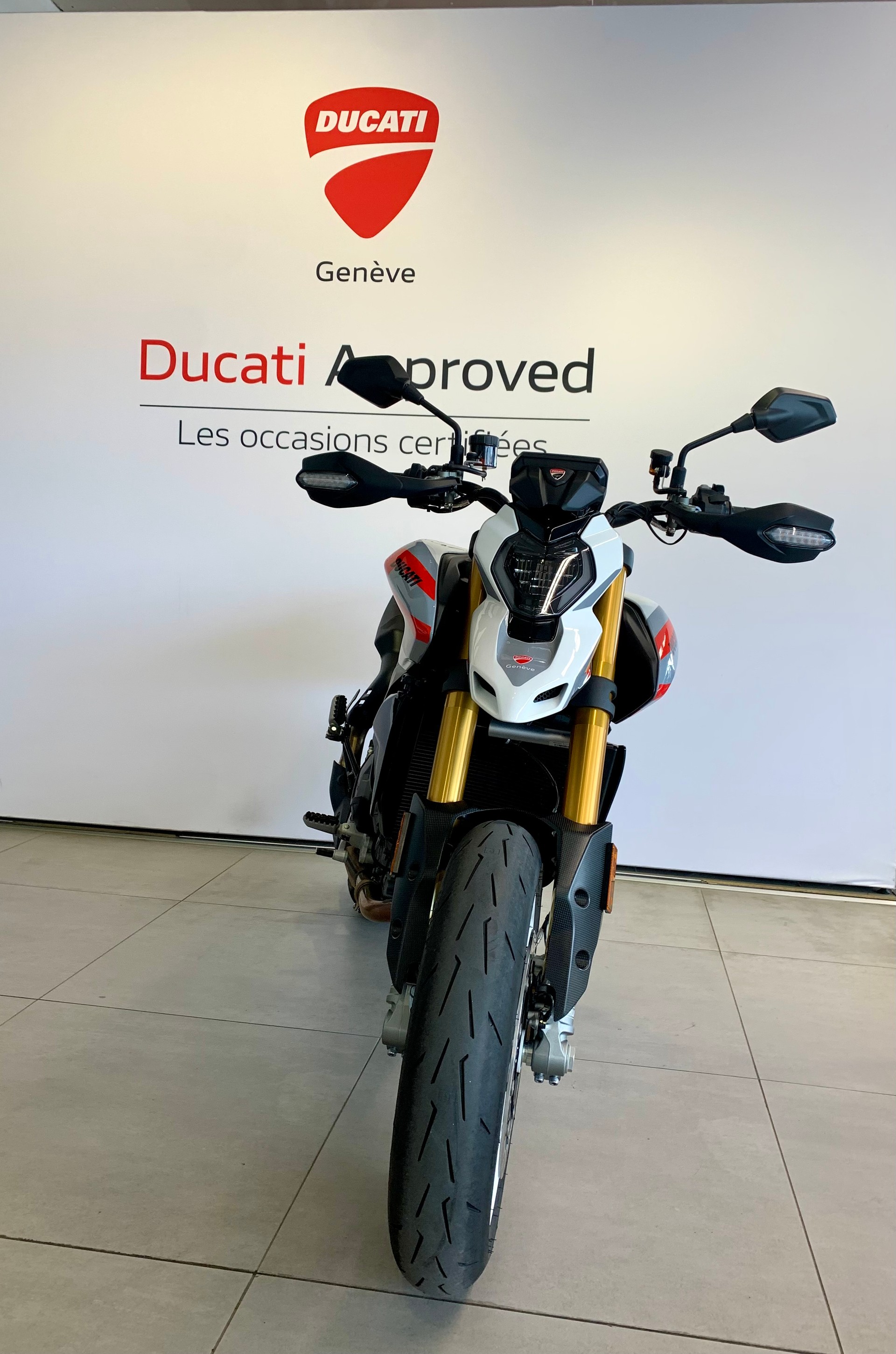 DUCATI Hypermotard V2 SP-image-2