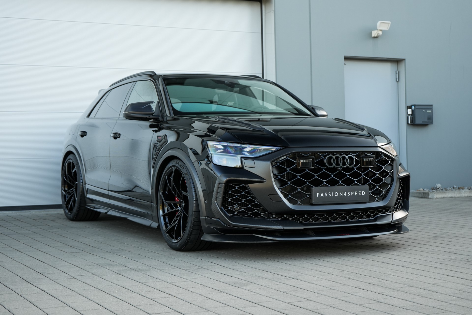 AUDI RSQ8 Legacy Edition ABT-showroom-element-3