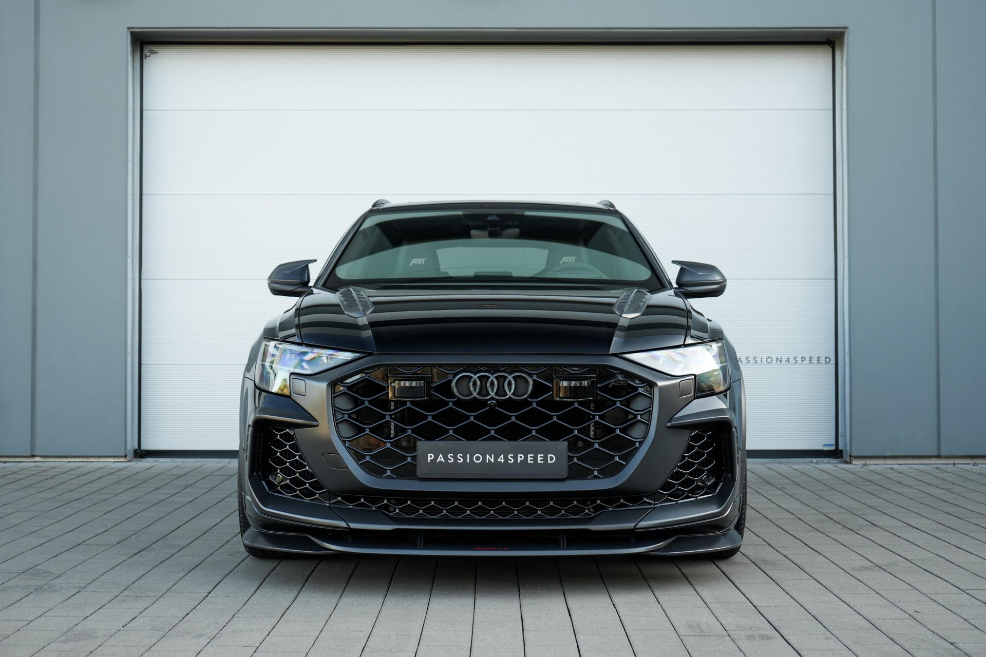 AUDI RSQ8 Legacy Edition ABT-showroom-element-1