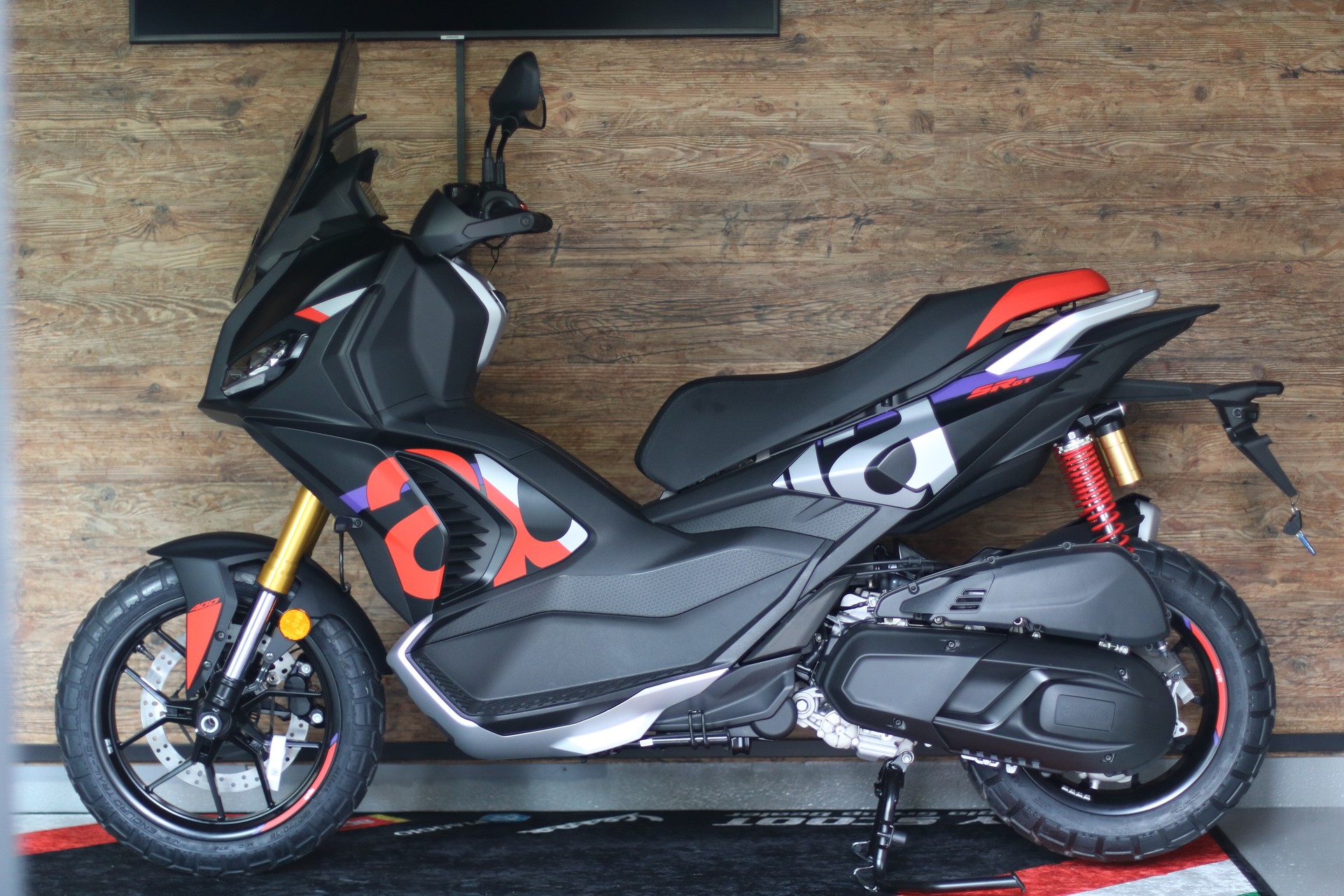 APRILIA SR GT 400 Replica