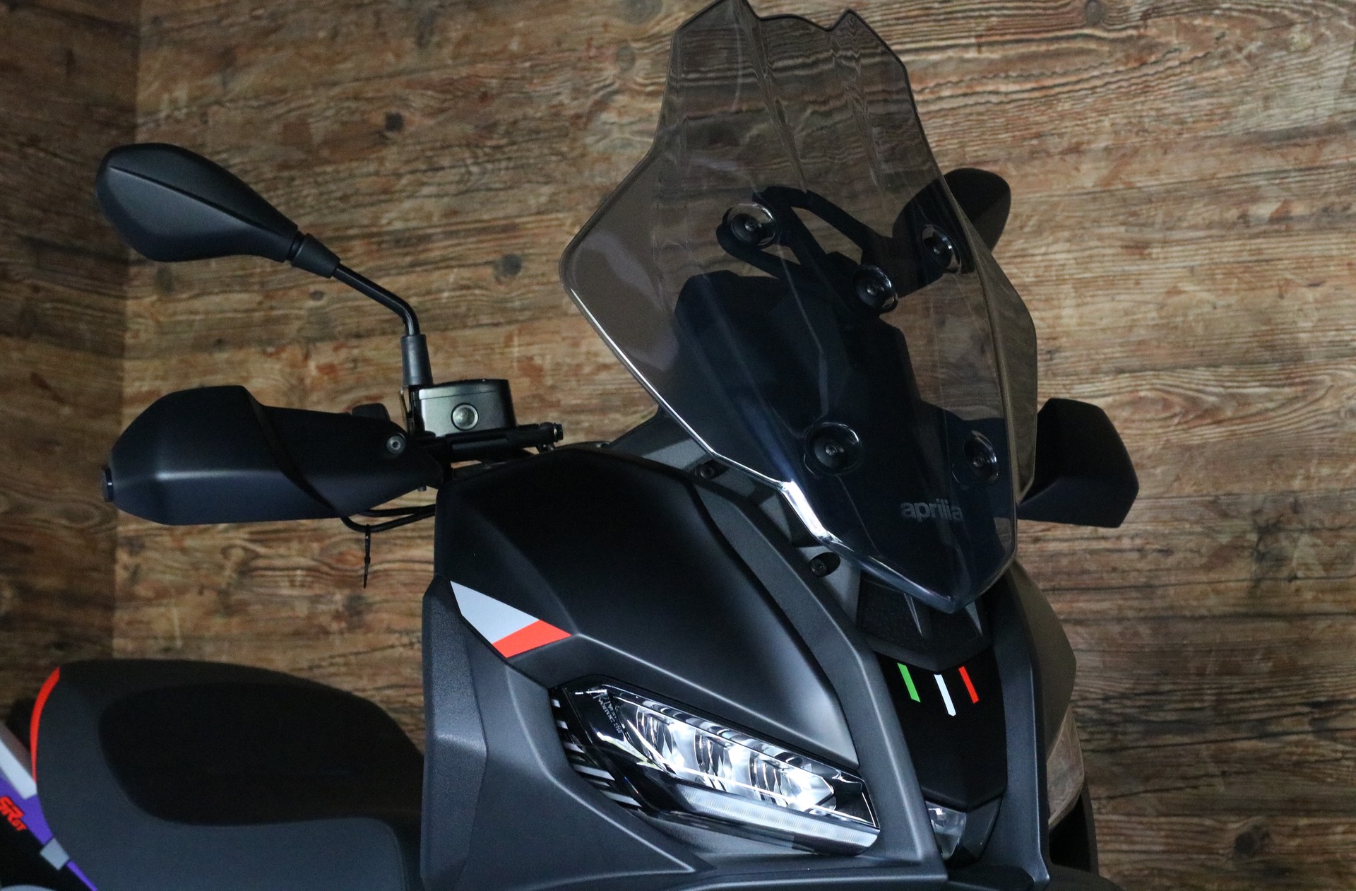 APRILIA SR GT 400 Replica-image-4