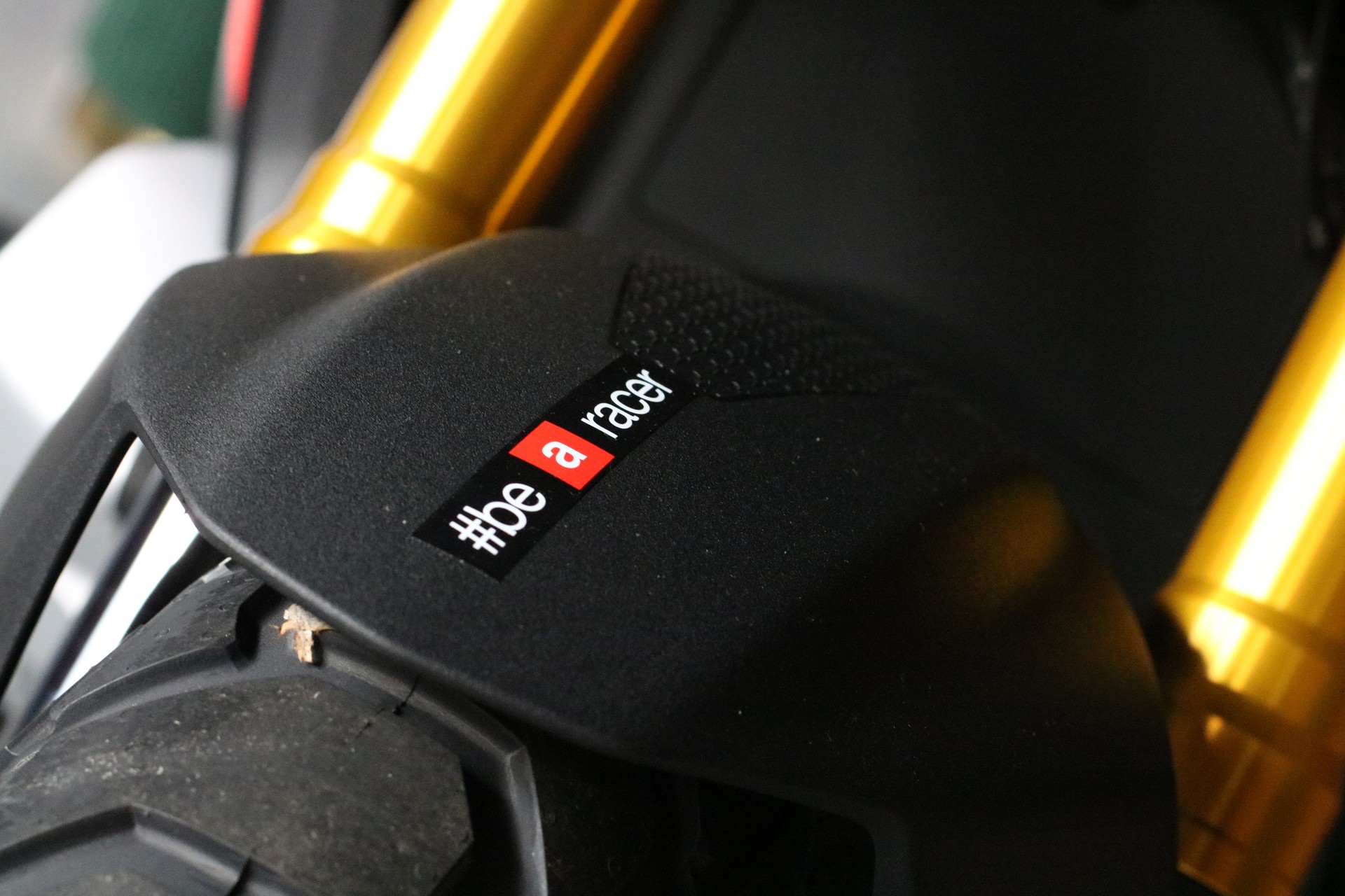 APRILIA SR GT 400 Replica-image-5