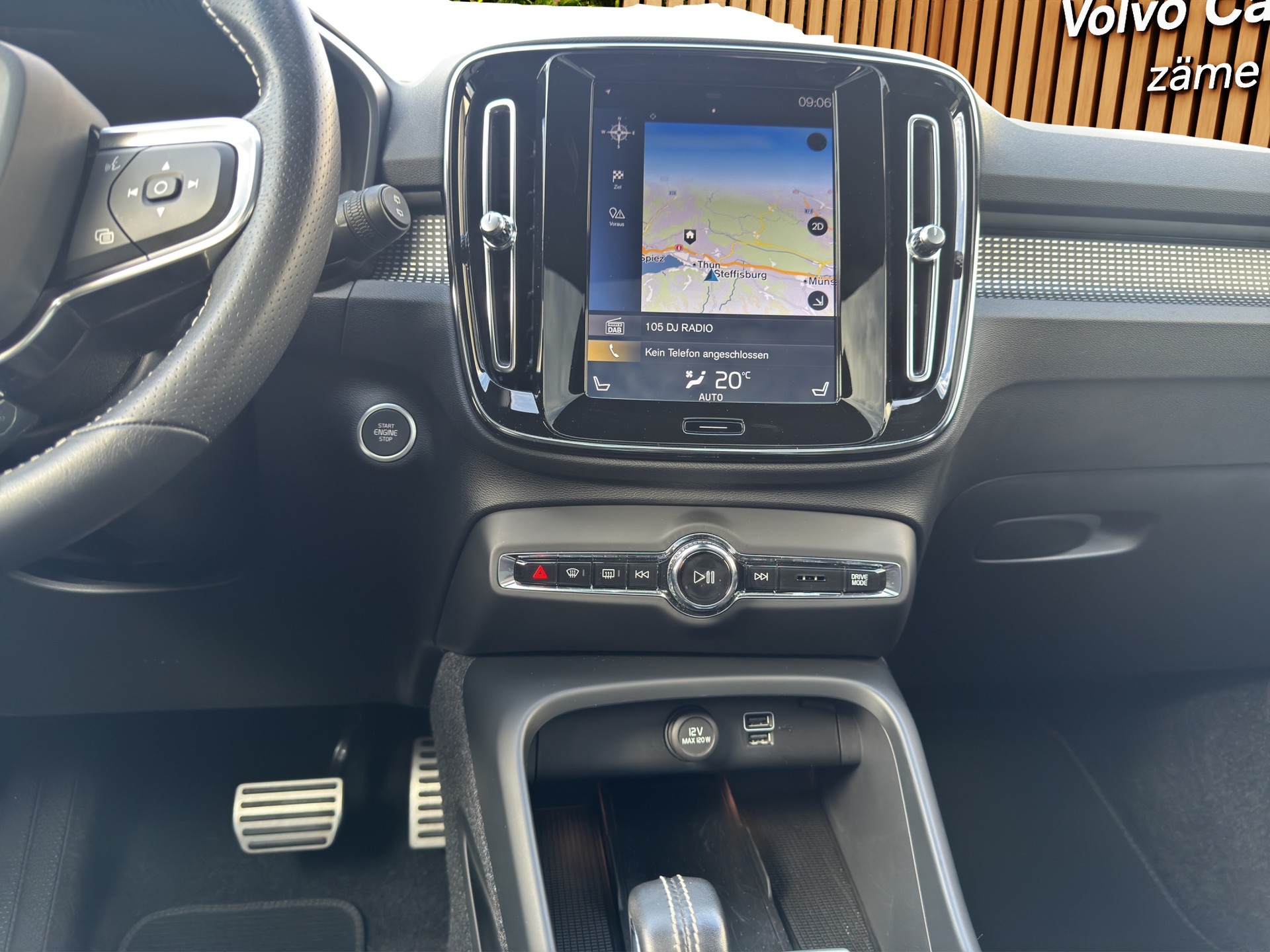 VOLVO XC40 2.0 T4 R-Design-image-10